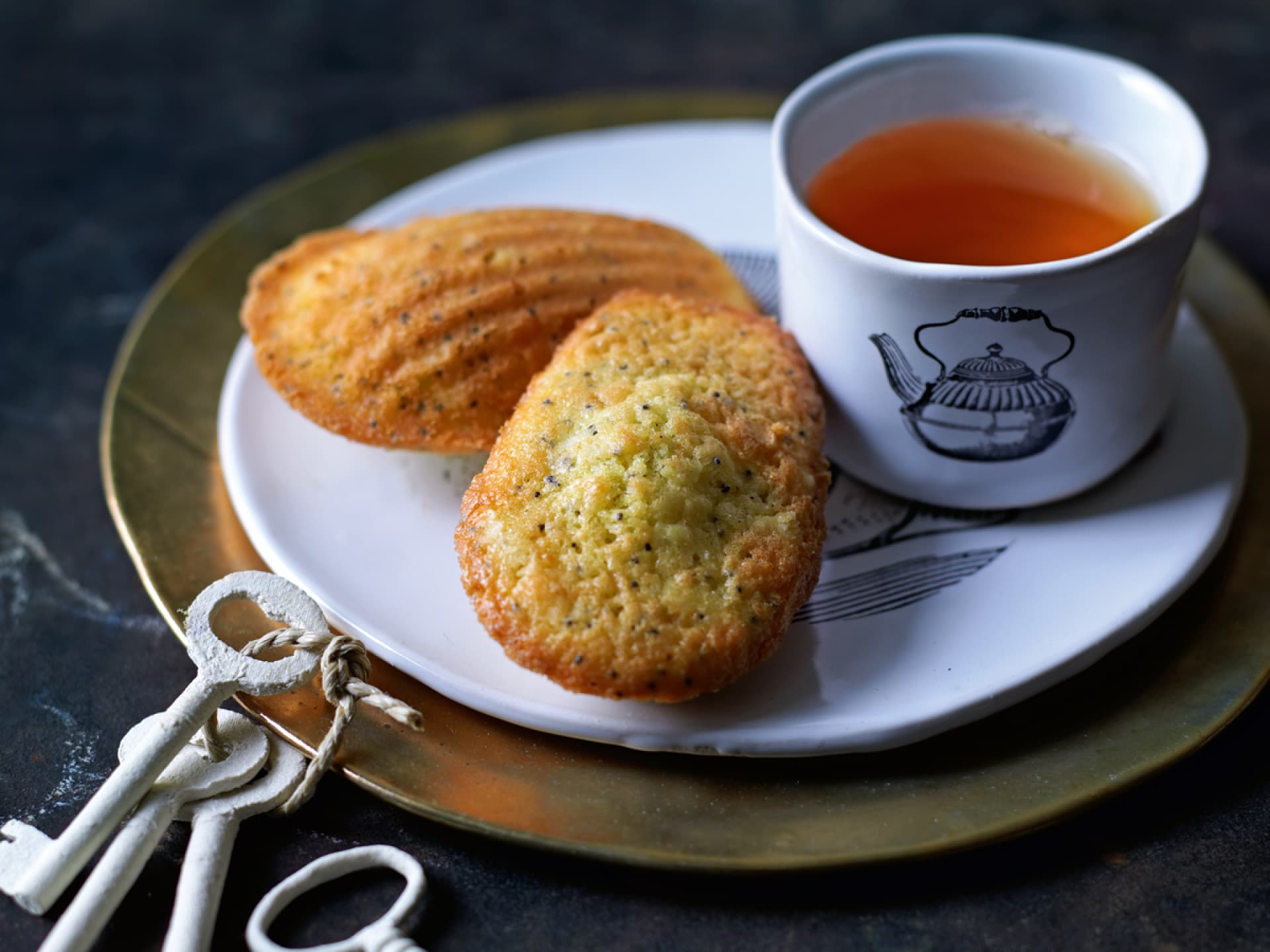 Lemon Poppyseed Madeleine von Cynthia Barcomi Lemon Poppyseed Madeleine von Cynthia Barcomi - Das leckere Rezept gibt es bei uns