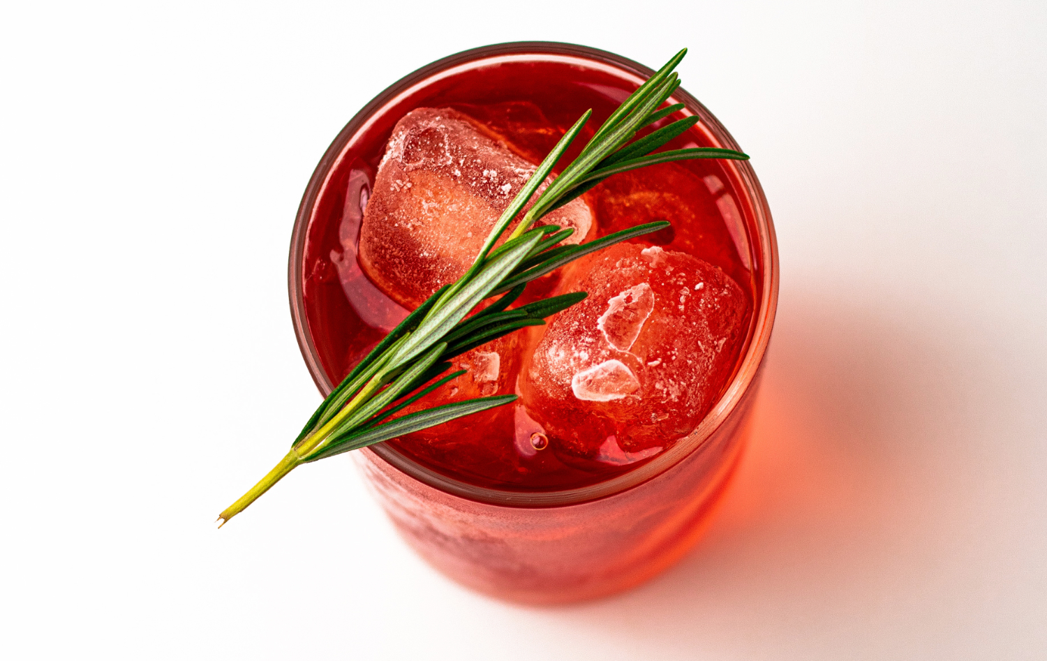 Alkoholfreie Cocktails: Drink mit Granatapfel