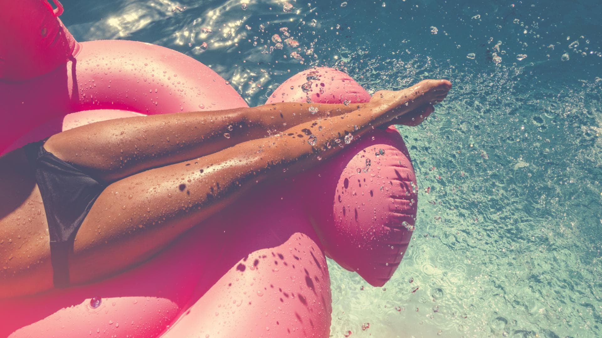 Frau im Pool