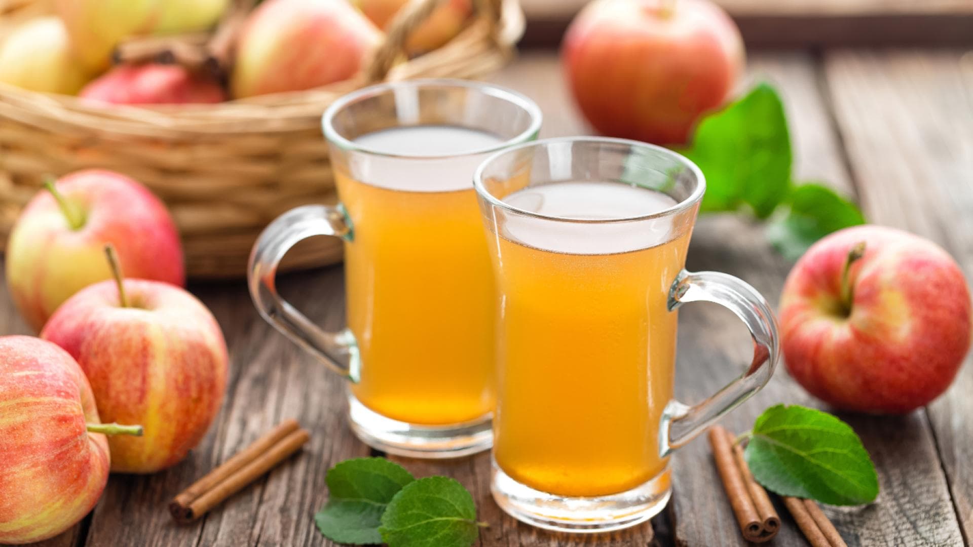 selbstgemachter Apfelsaft
