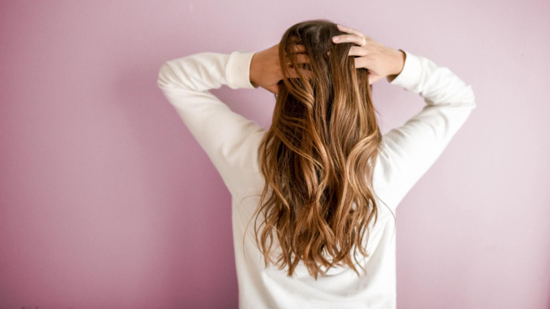 Frau mit langen Haaren