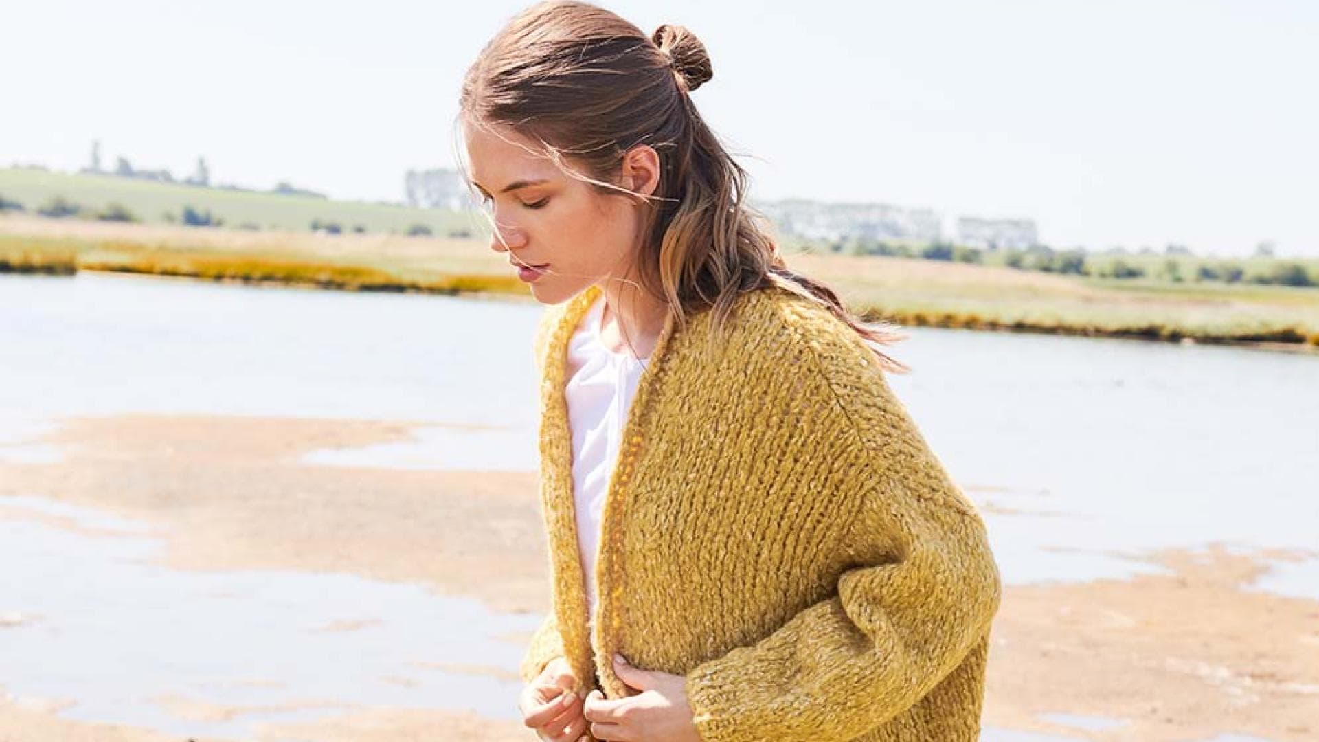 Cardigan mit überlangen Schultern