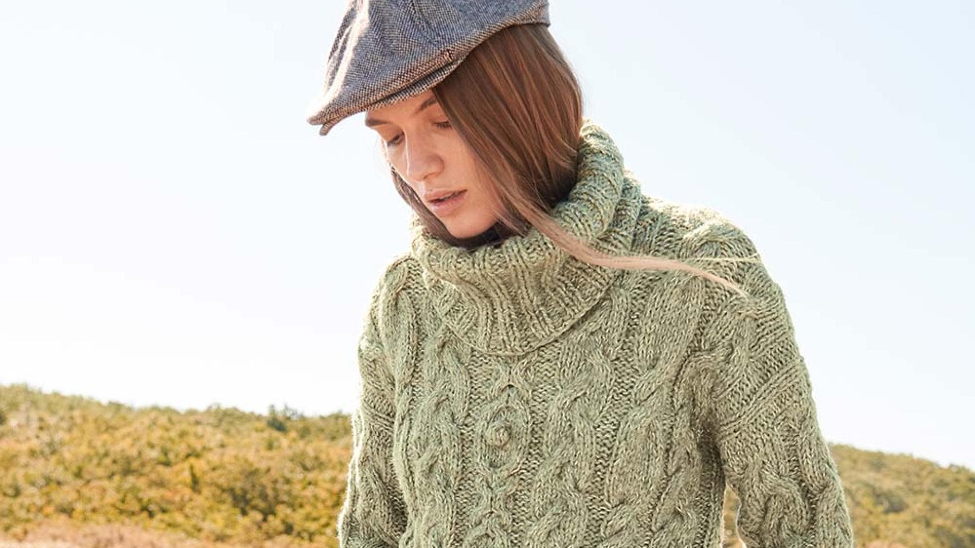 Gestrickter Zopfpullover mit Rollkragen