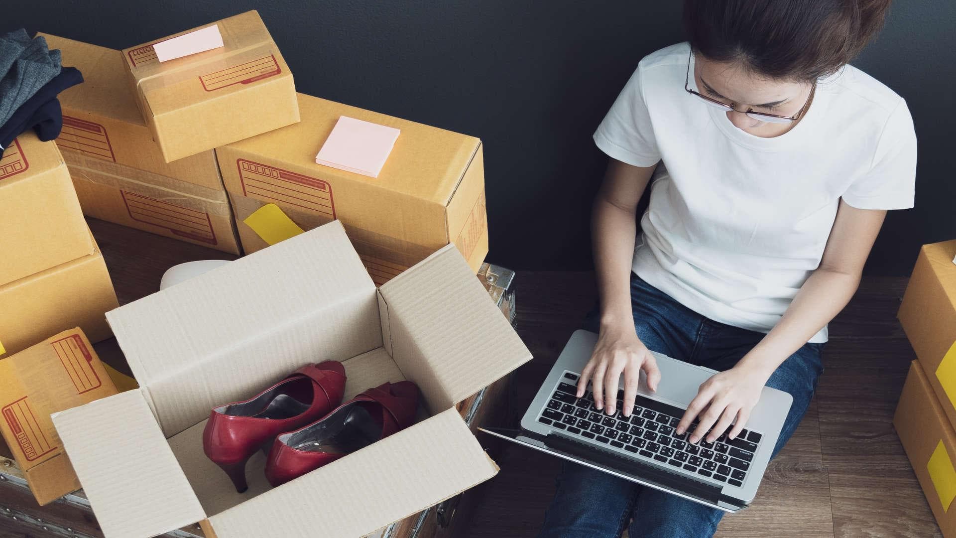 Frau Onlineshopping