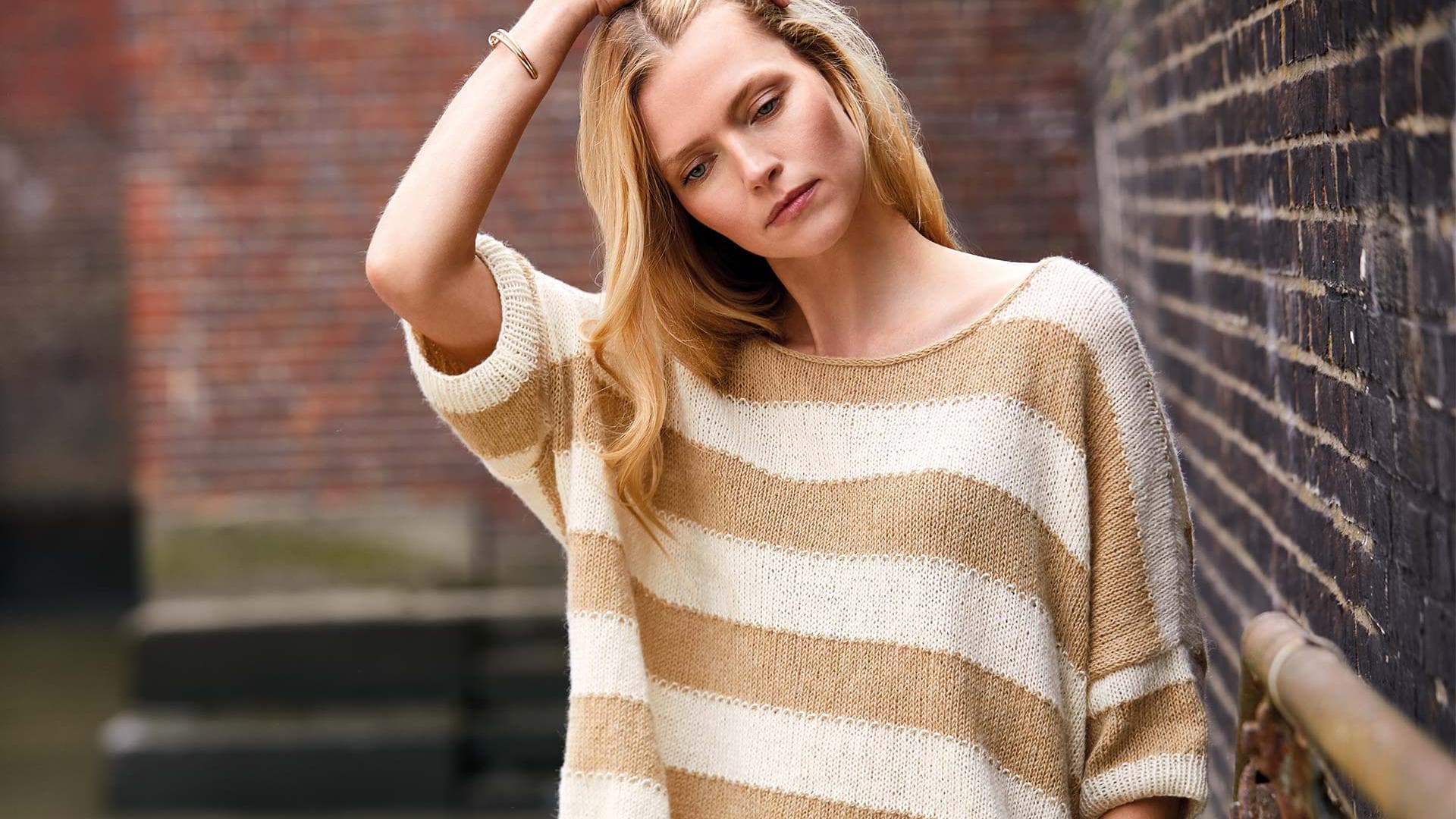 Kastenpullover in Milchkaffee-Tönen Strickanleitung