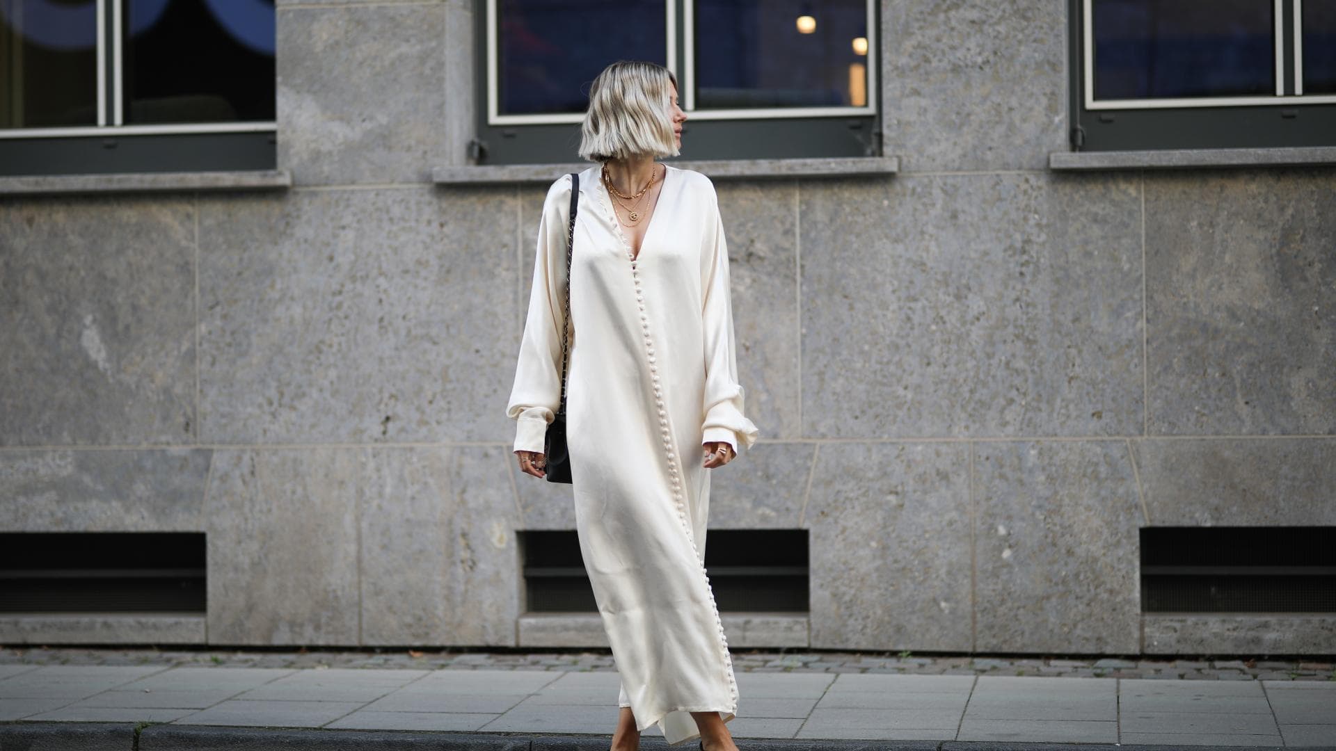 Satinkleid Streetstyle