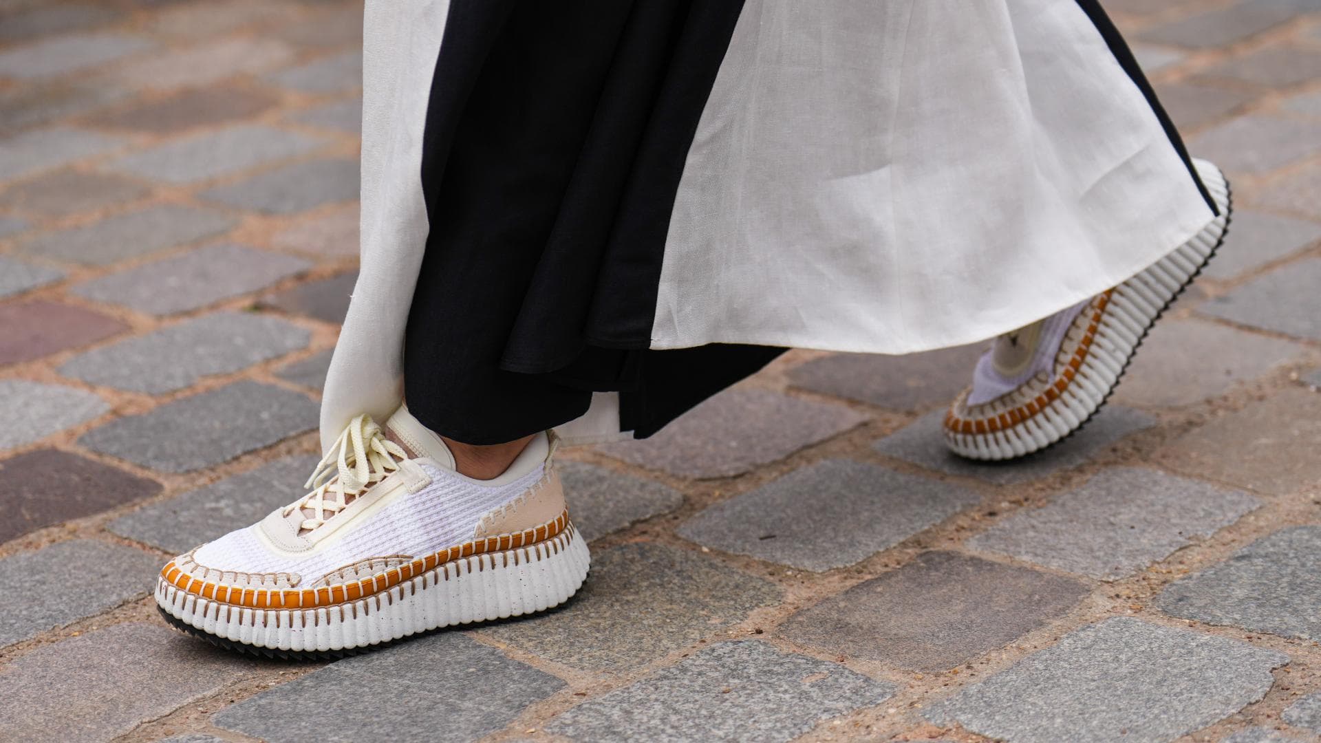 Sneaker aus Mesh 