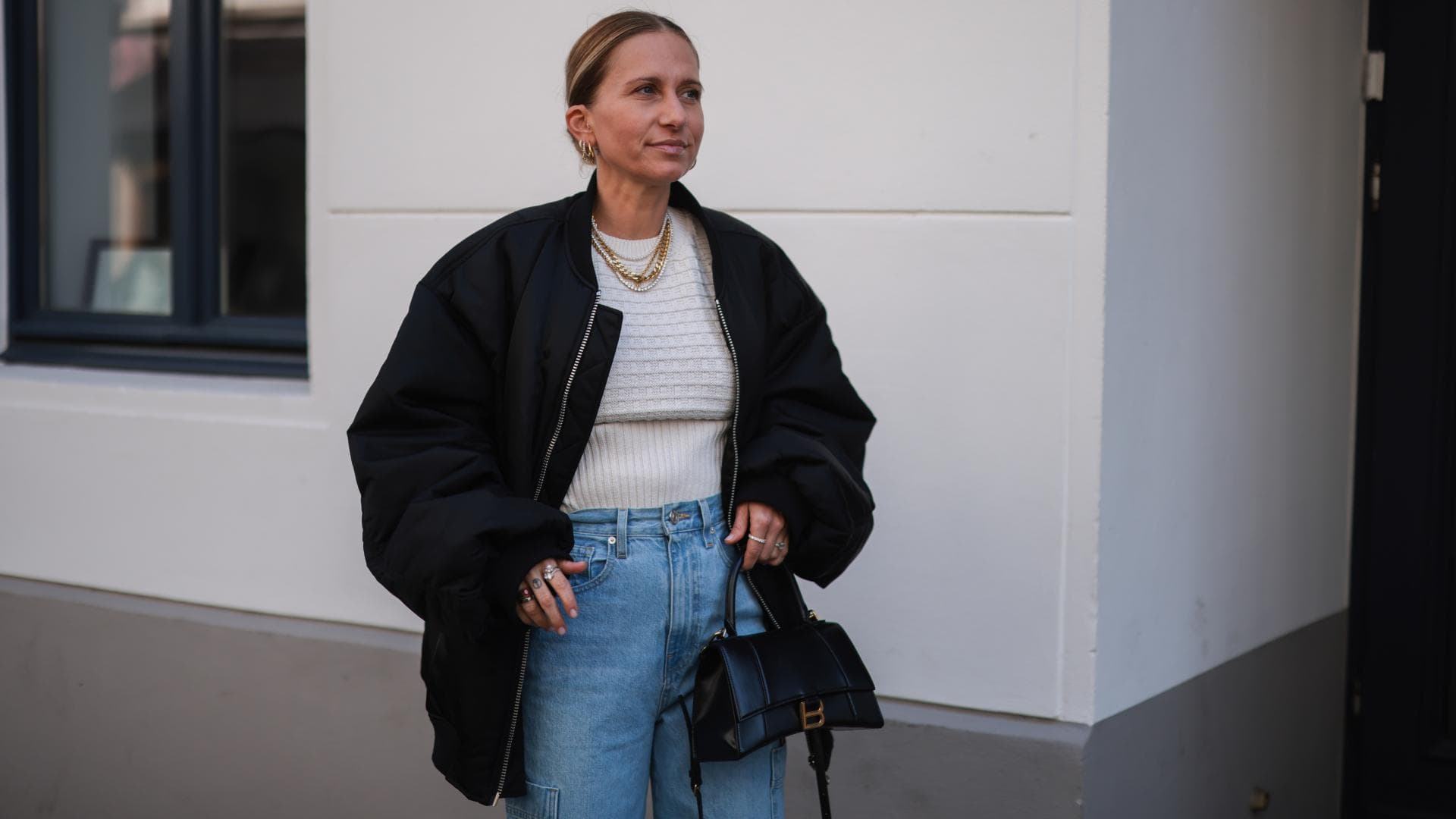 Bomberjacke im Herbst 