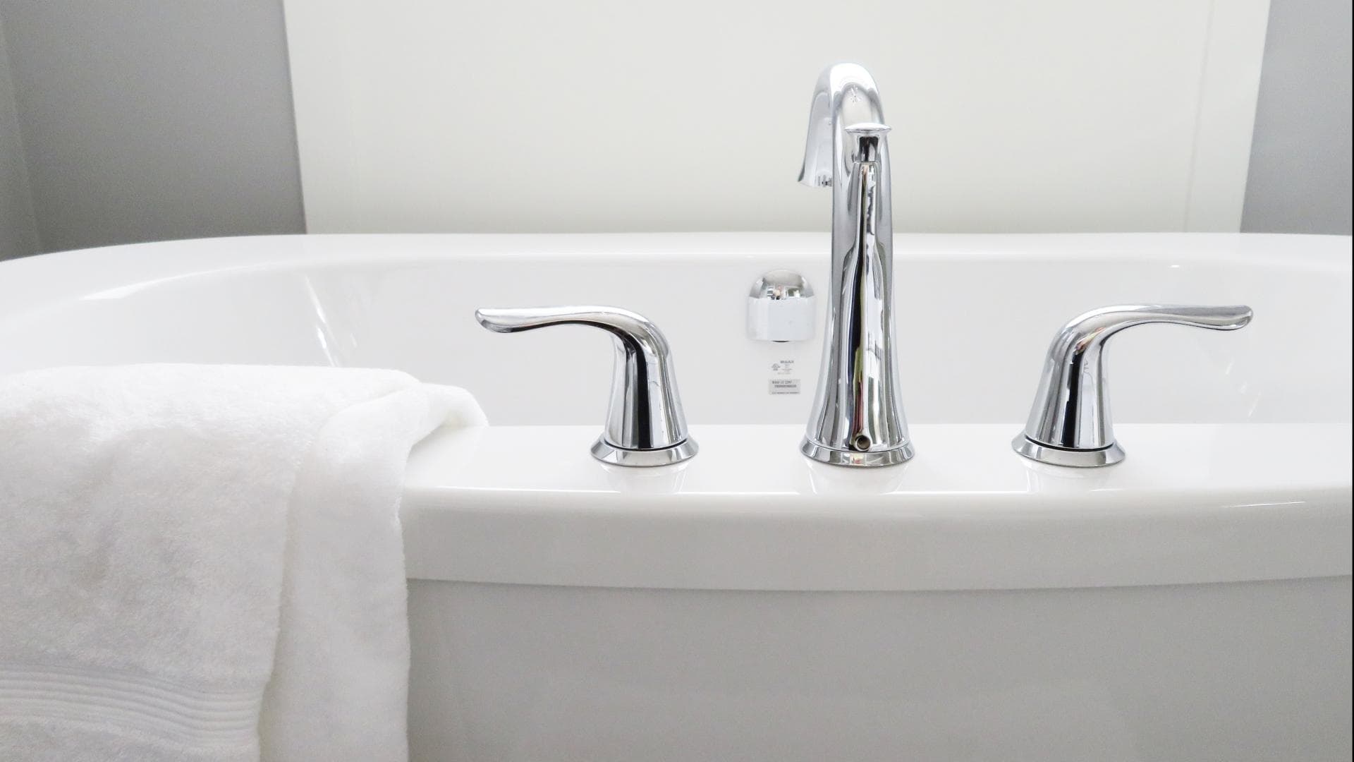 Badewanne putzen 