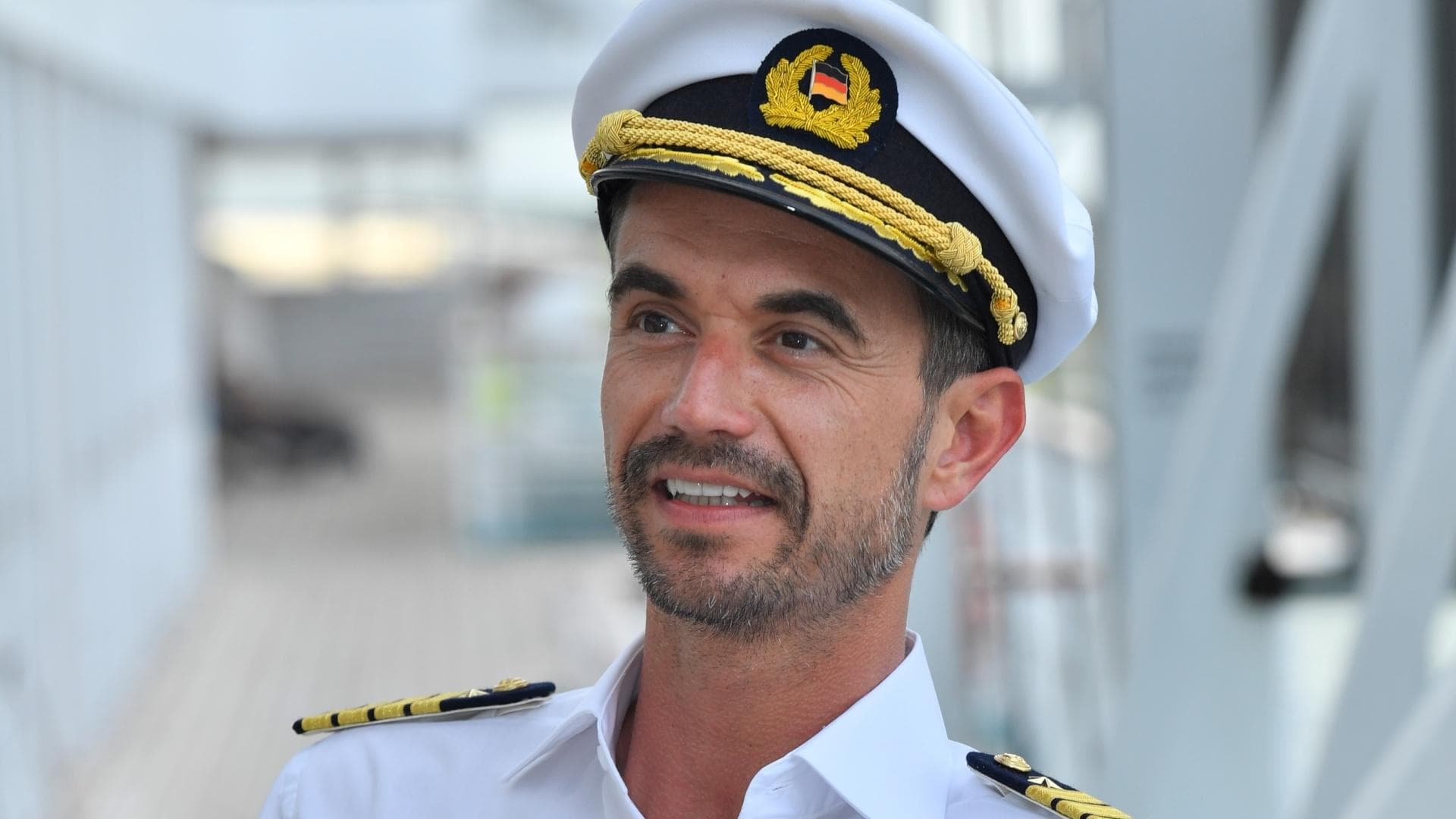 Florian Silbereisen als "Traumschiff"-Kapitän Max Parger.