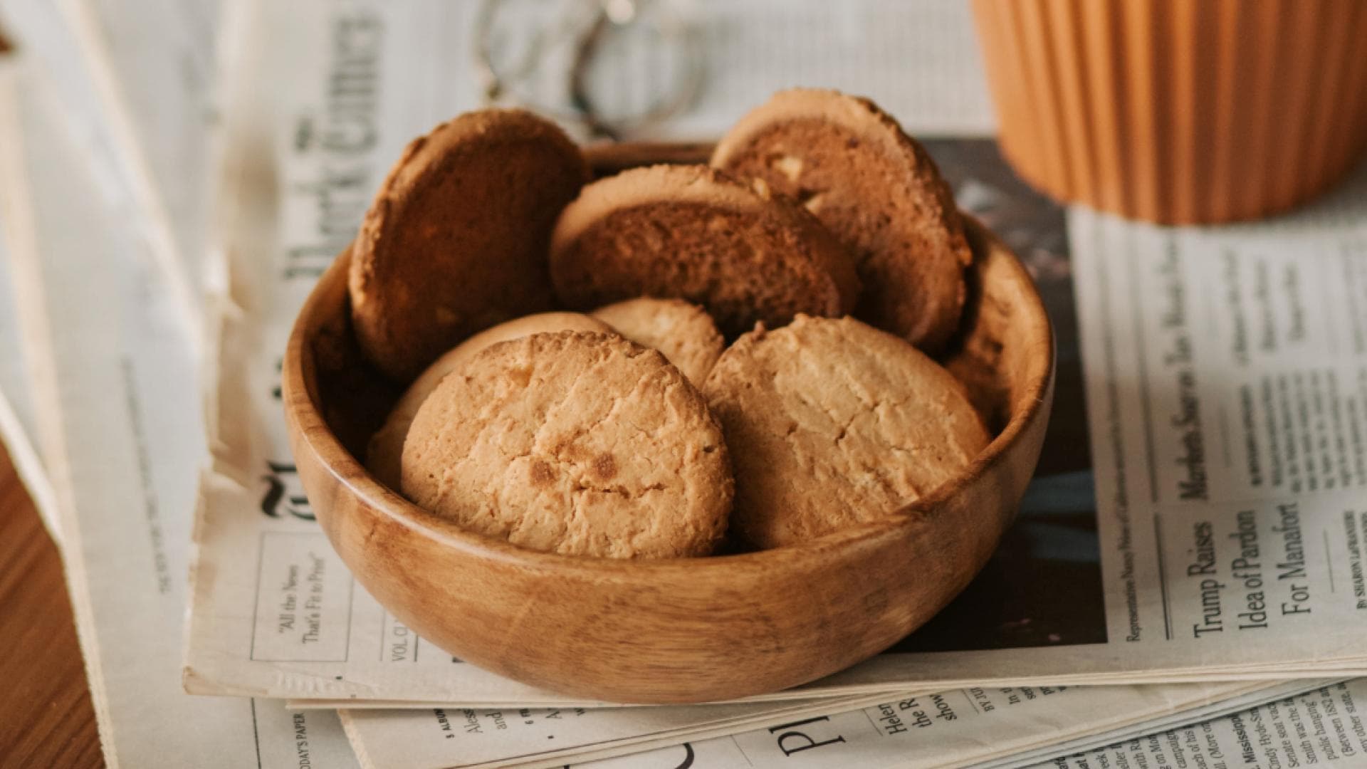 Herzhafte Plätzchen mit Parmesan und Oliven
