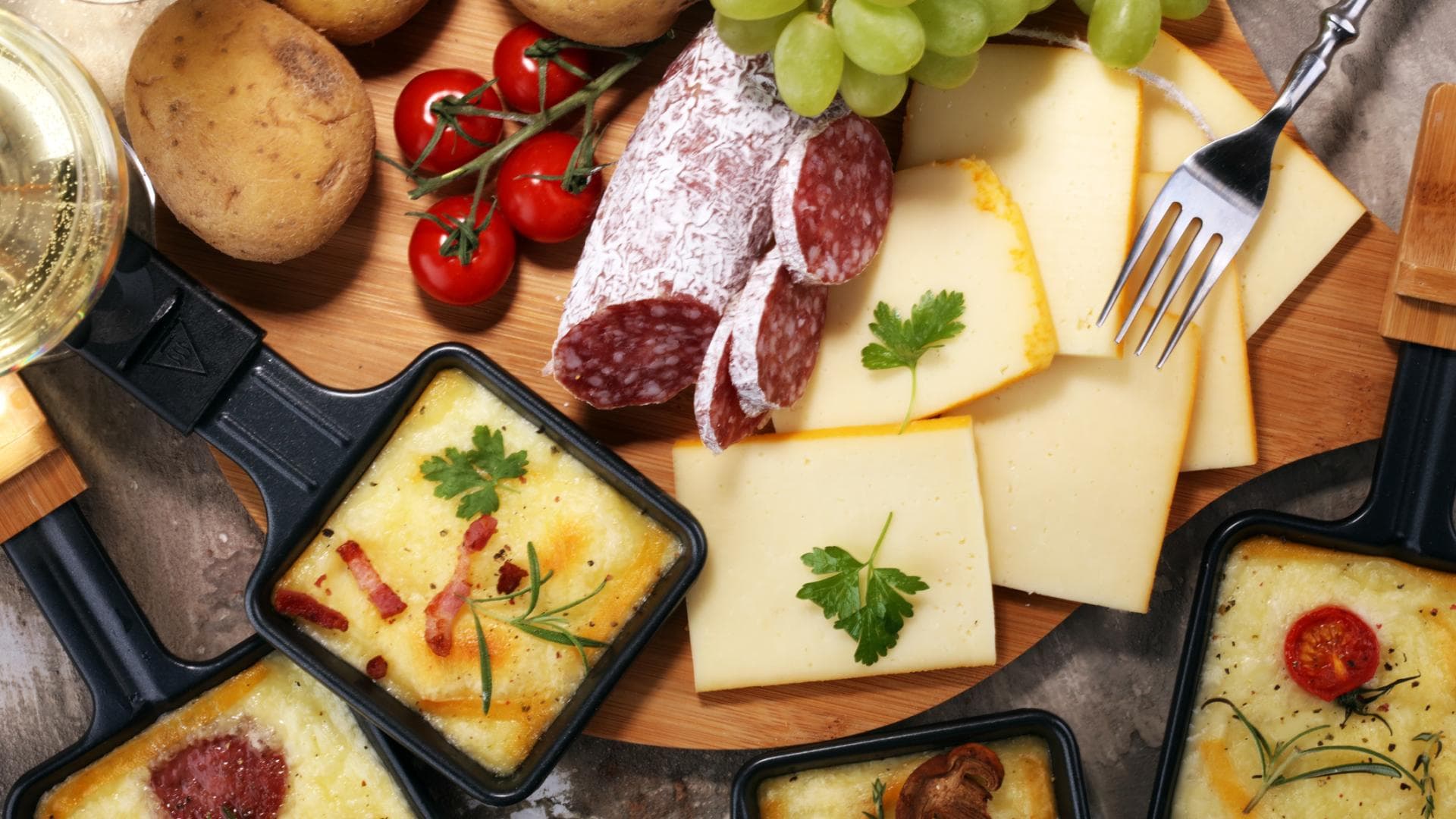 Raclette Board mit Beilagen
