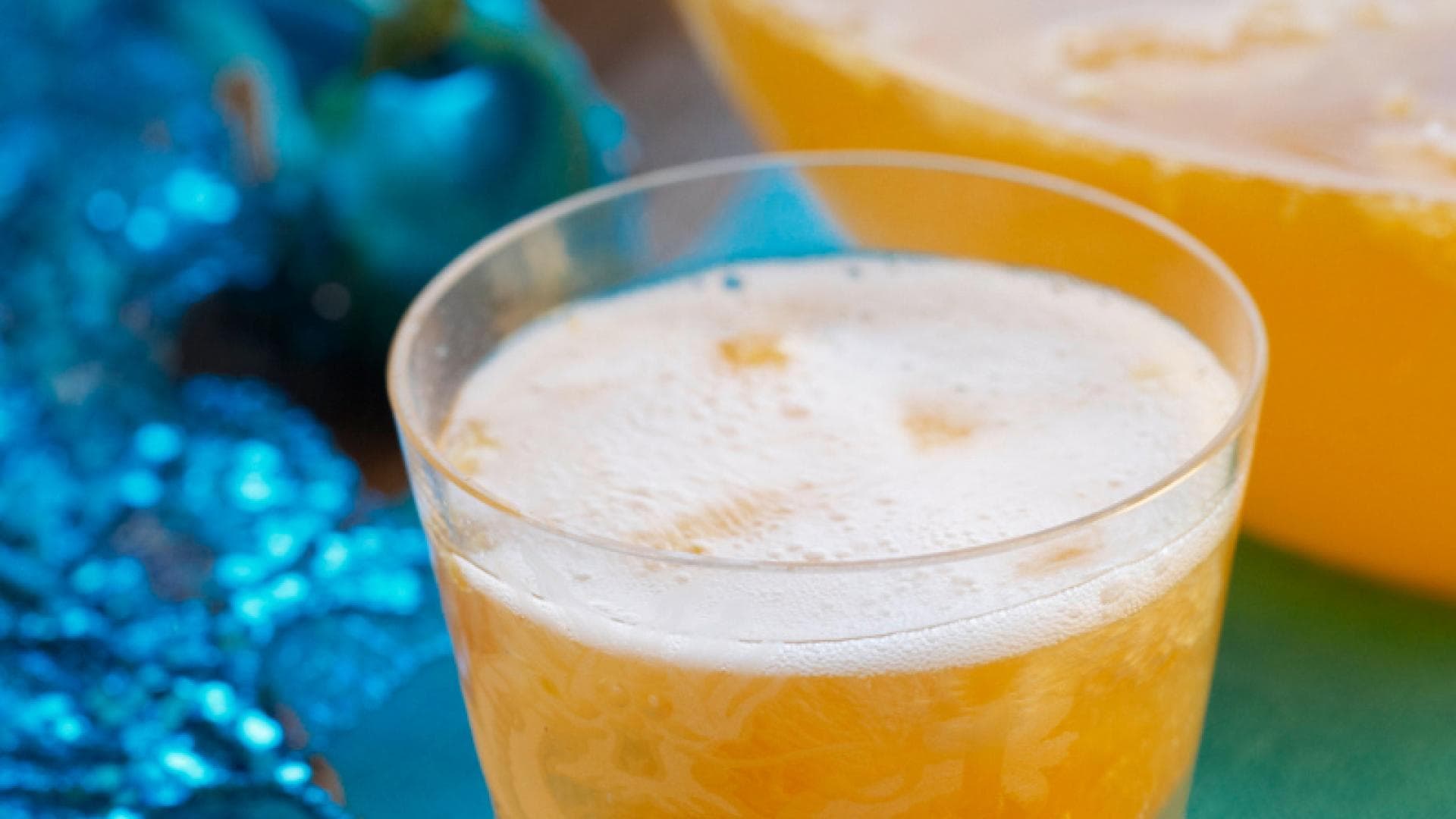 Silvester-Bowle mit Mandarinen.