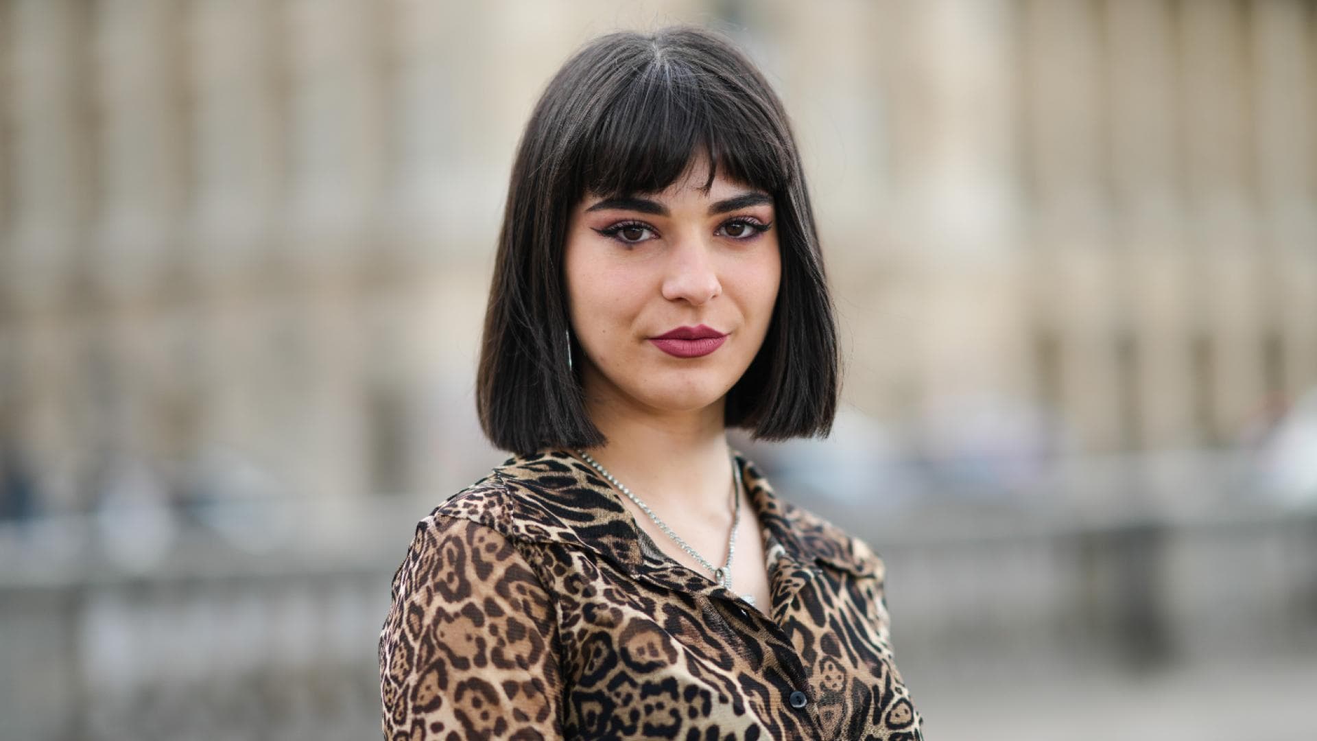 Aktuelle Frisuren: Frau mit Pony