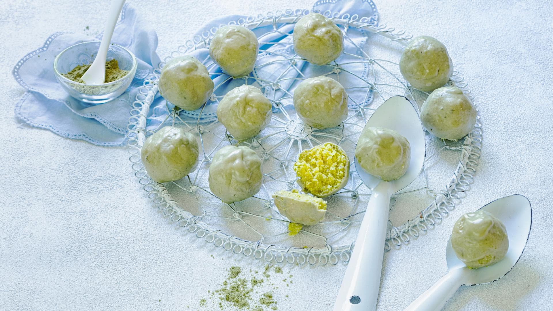 Gewürzbällchen mit Matcha 