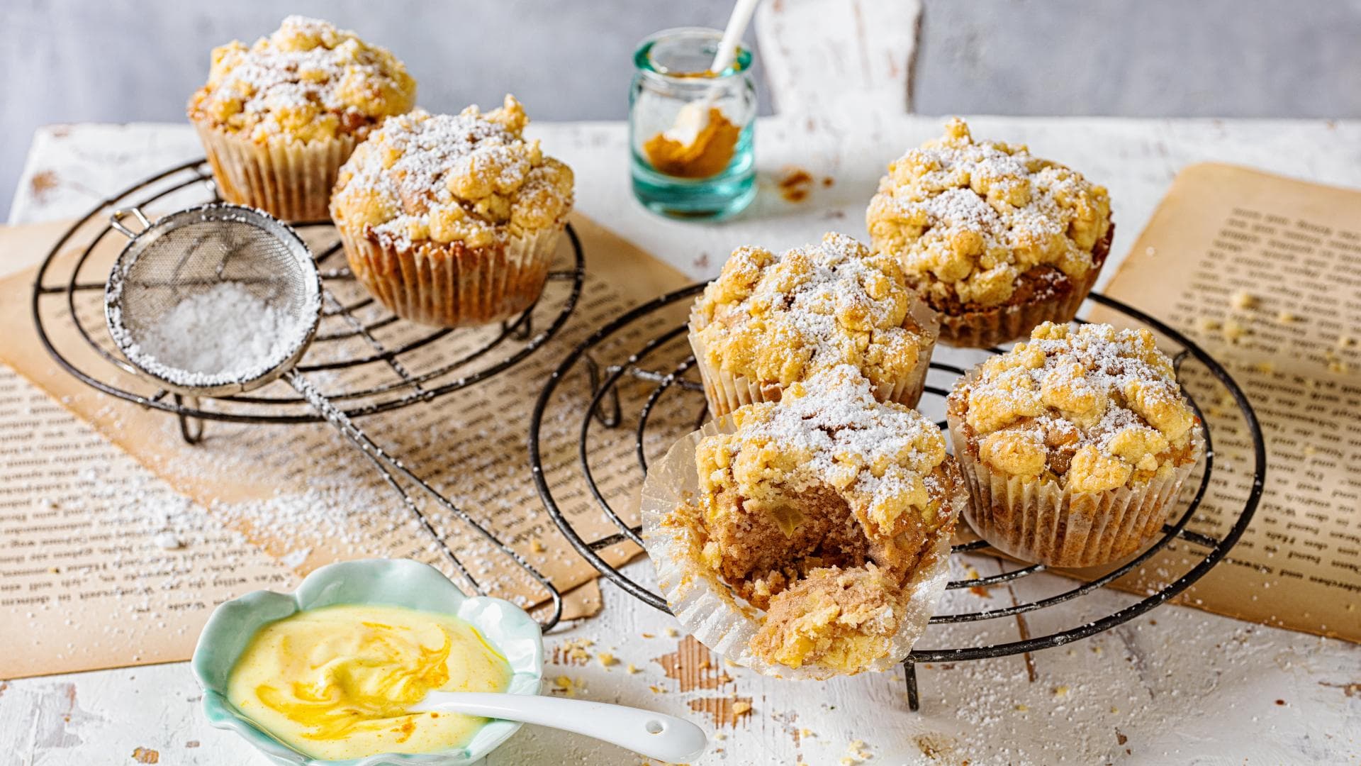 Apfel-Walnuss-Muffins mit Kurkuma-Skyr