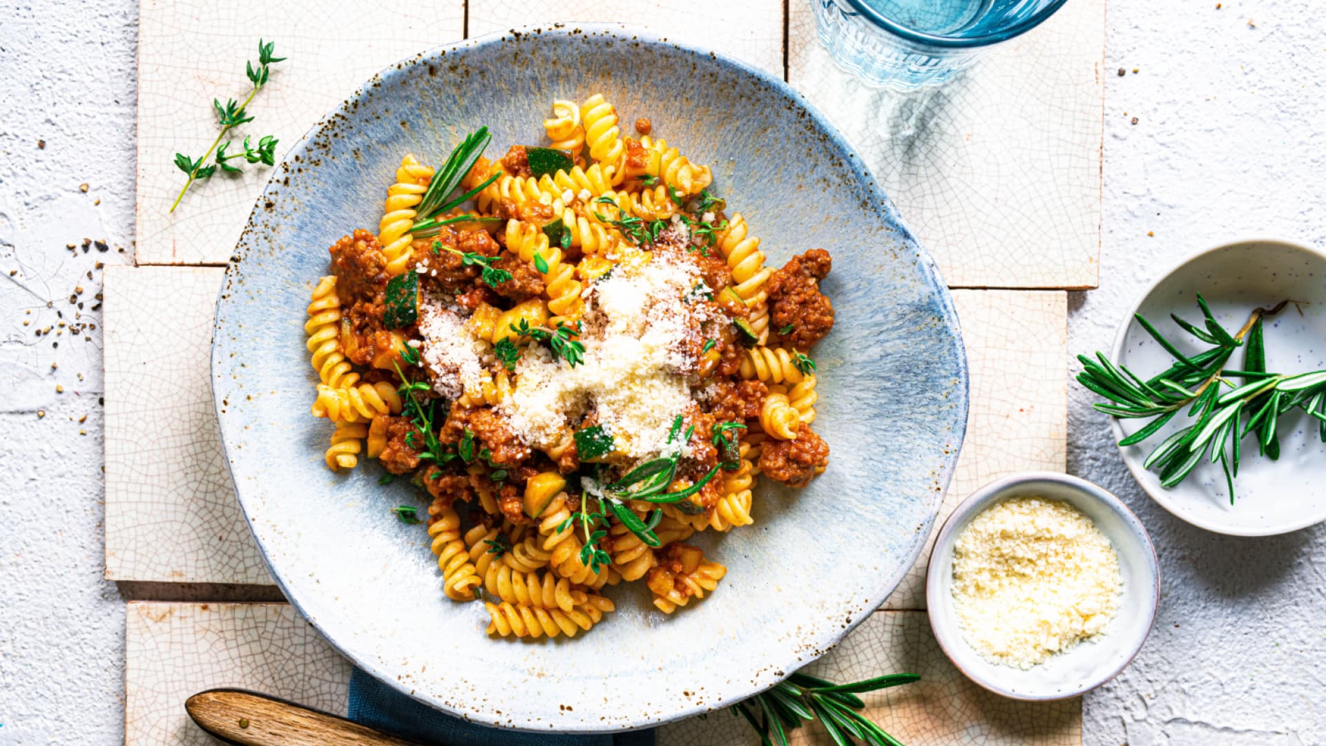 Spirelli mit Zucchini-Hackfleisch-Soße