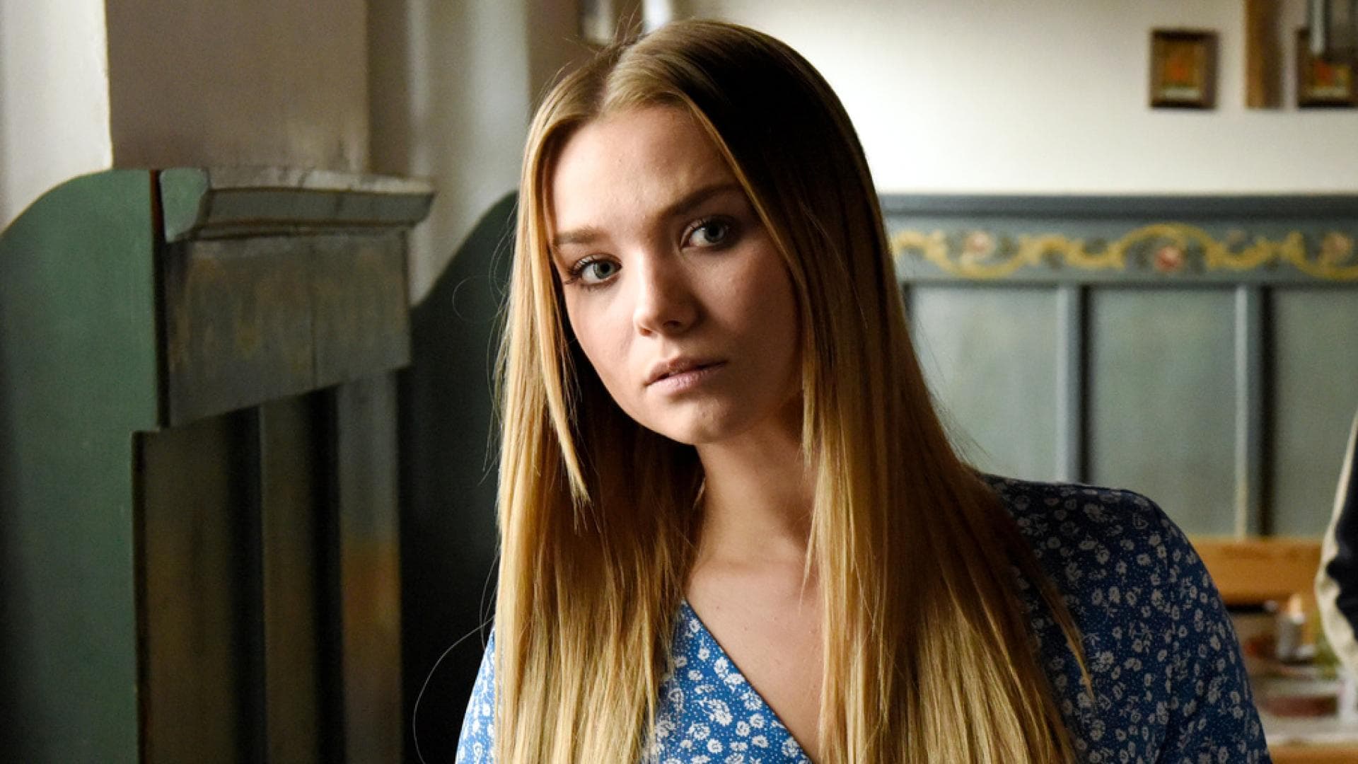 Julia Willecke als Lilly Engel in "Frühling"