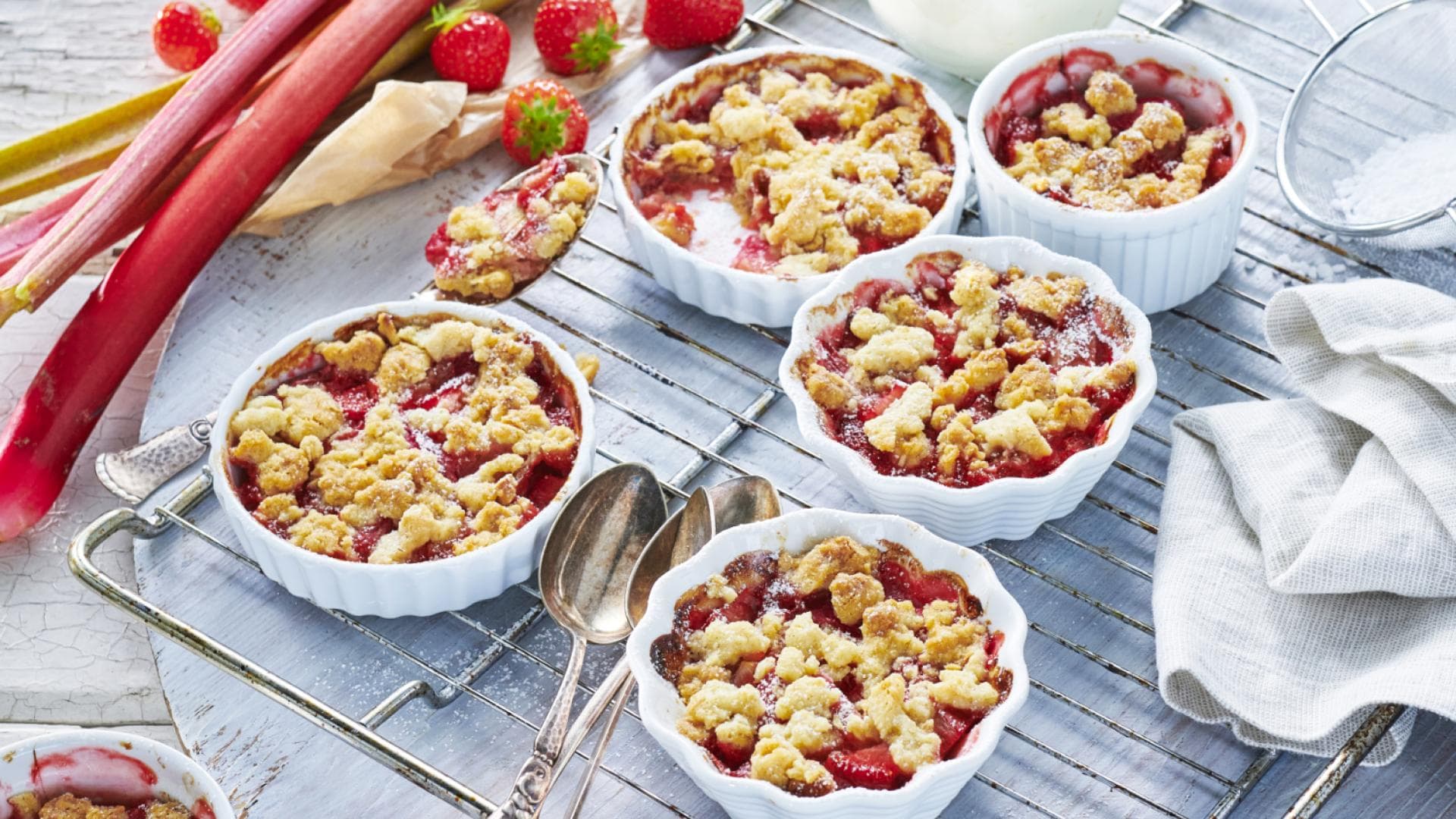 Erdbeer-Rhabarber-Crumble Rezept 
