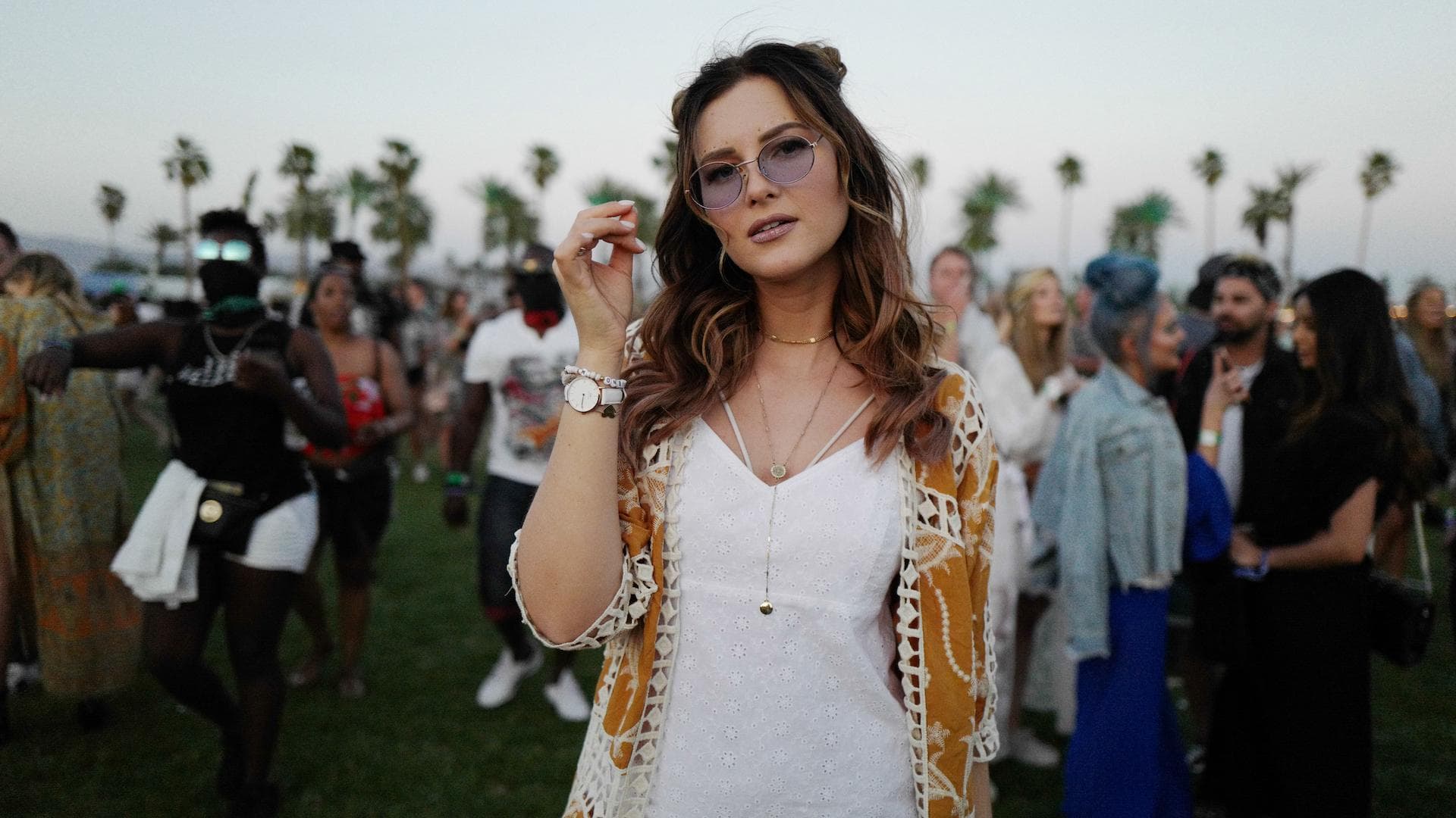 Maren Wolf trägt eine Festival Frisur