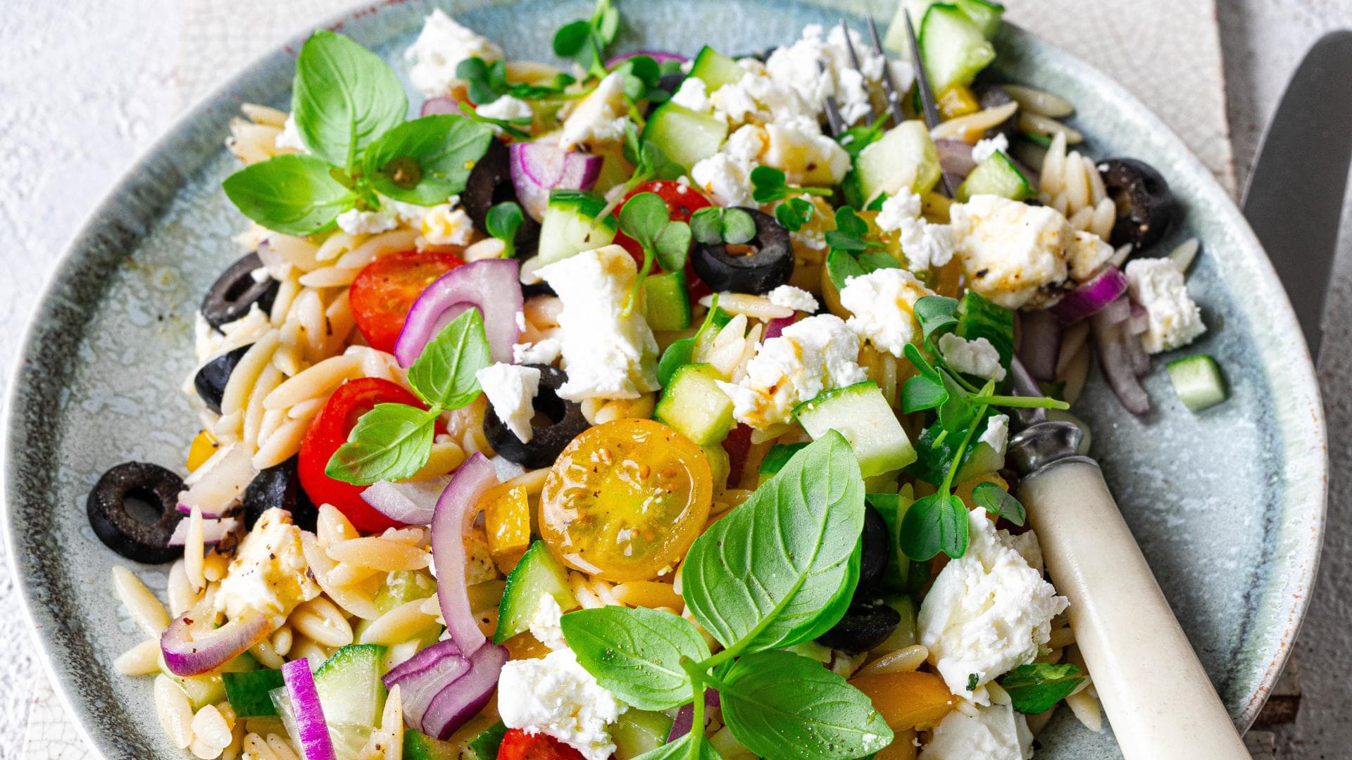 Griechischer Nudelsalat 