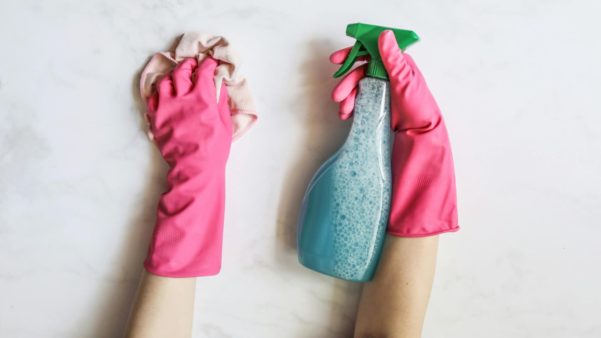 Selbst gemachter Orangenreiniger zum Putzen