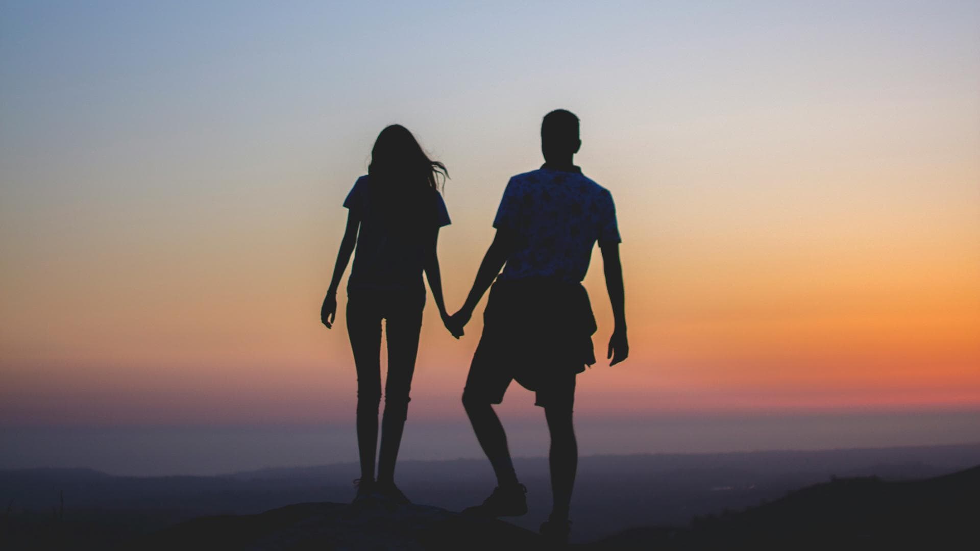 Pärchen im Sonnenuntergang