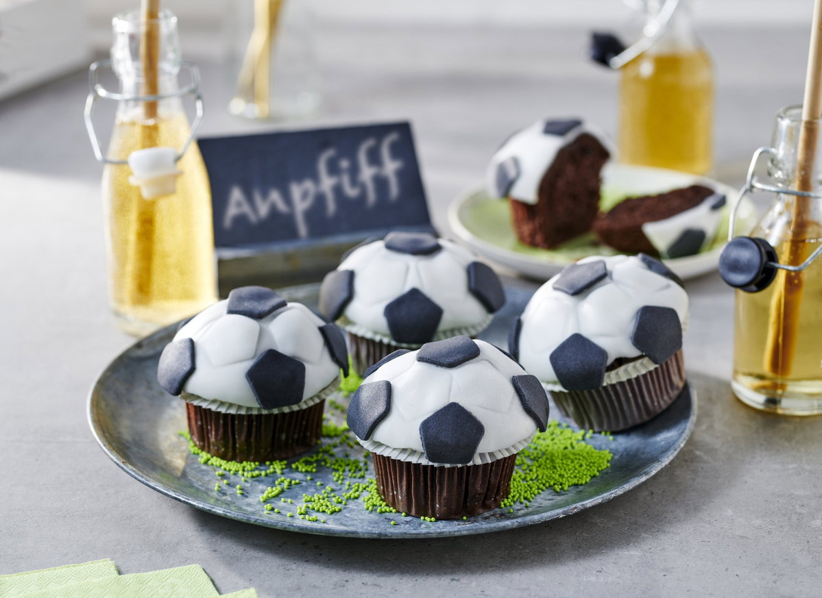 40 Stück Cupcake-Deko Fußball – Tortendeko Für Fußball-Party, Aus Papier & Holzstäbchen, Beidseitig Bedruckt