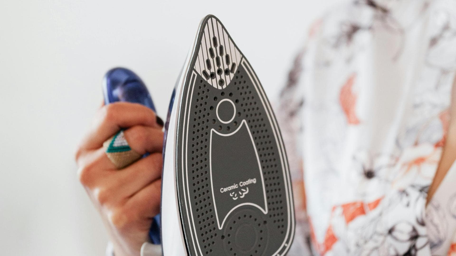 Flecken Vom Bügeleisen Auf Kleidung Entfernen www.fuersie.de