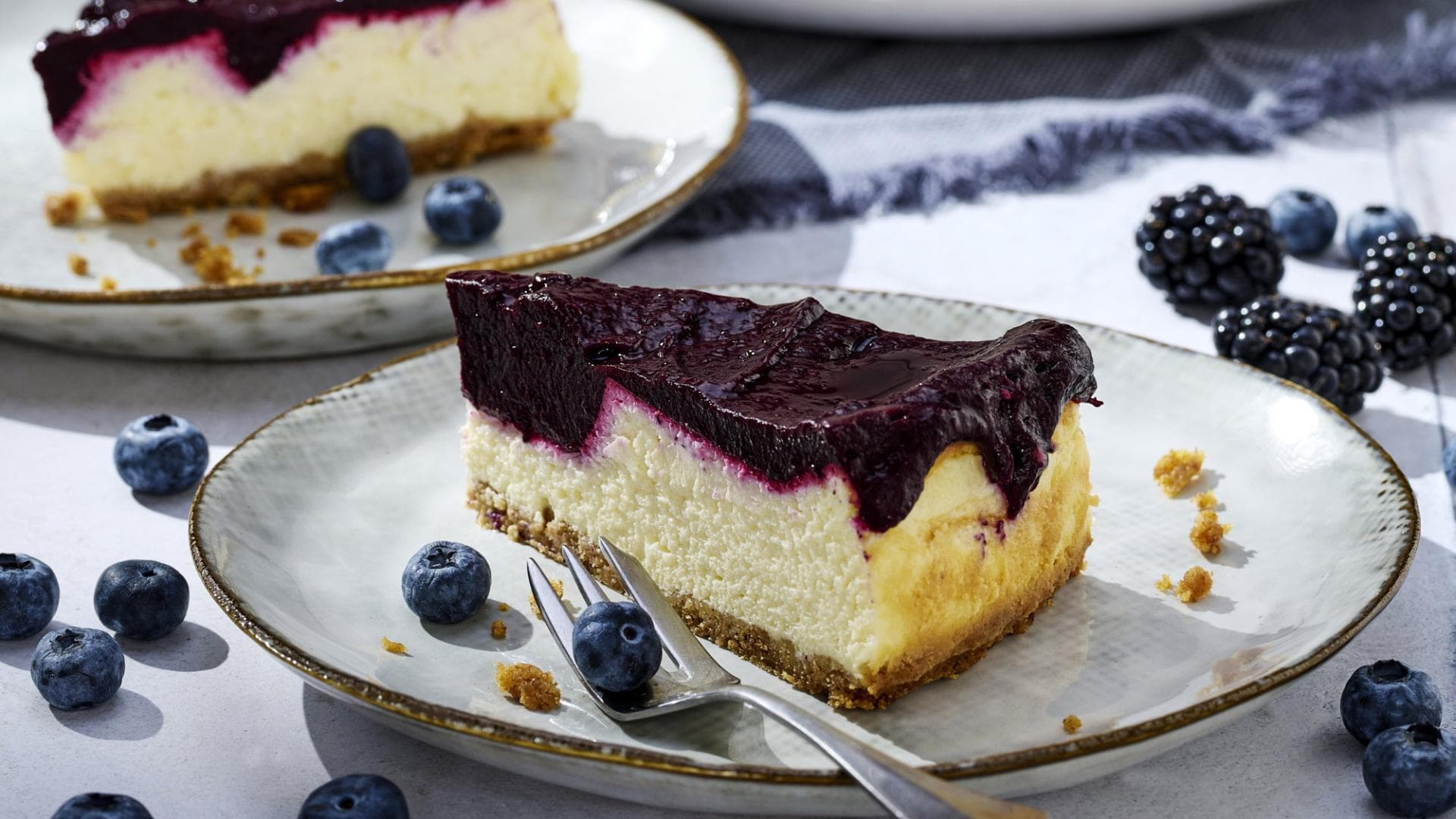 Käsekuchen mit Waldbeeren 