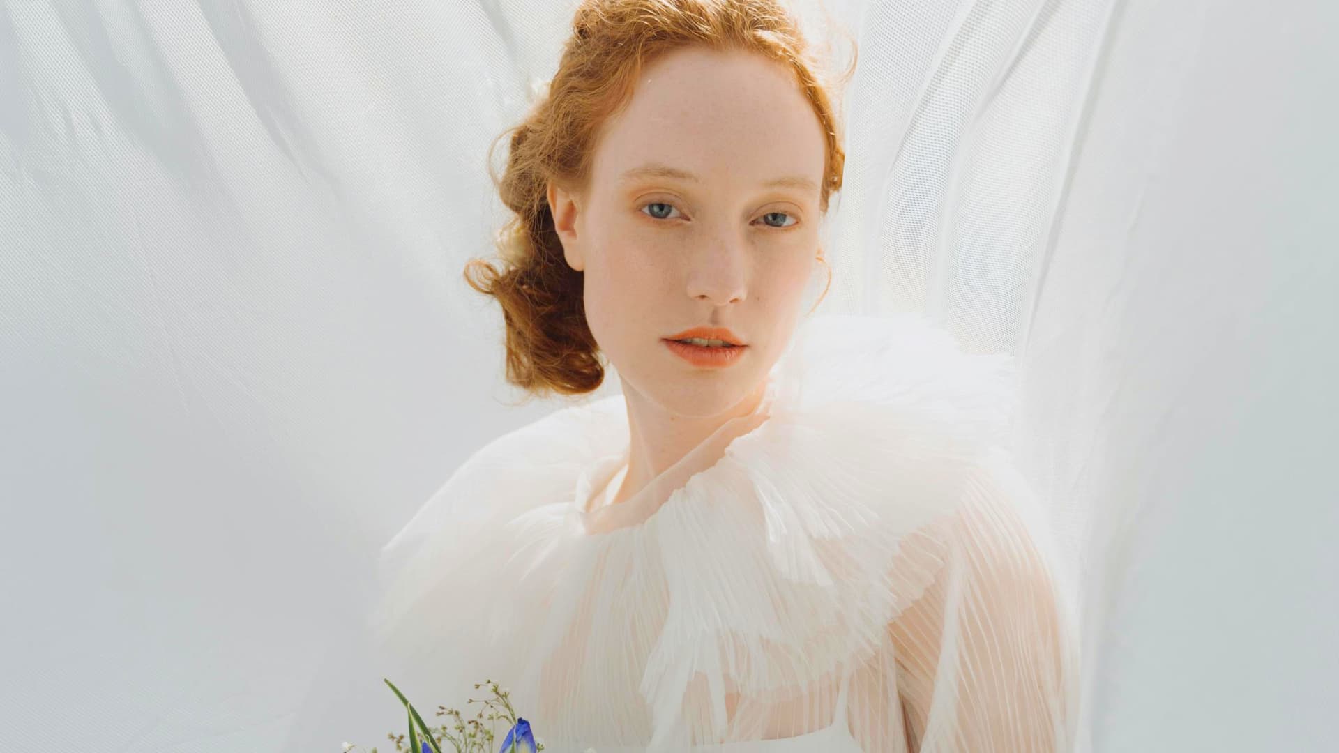 Braut mit Lippenstift