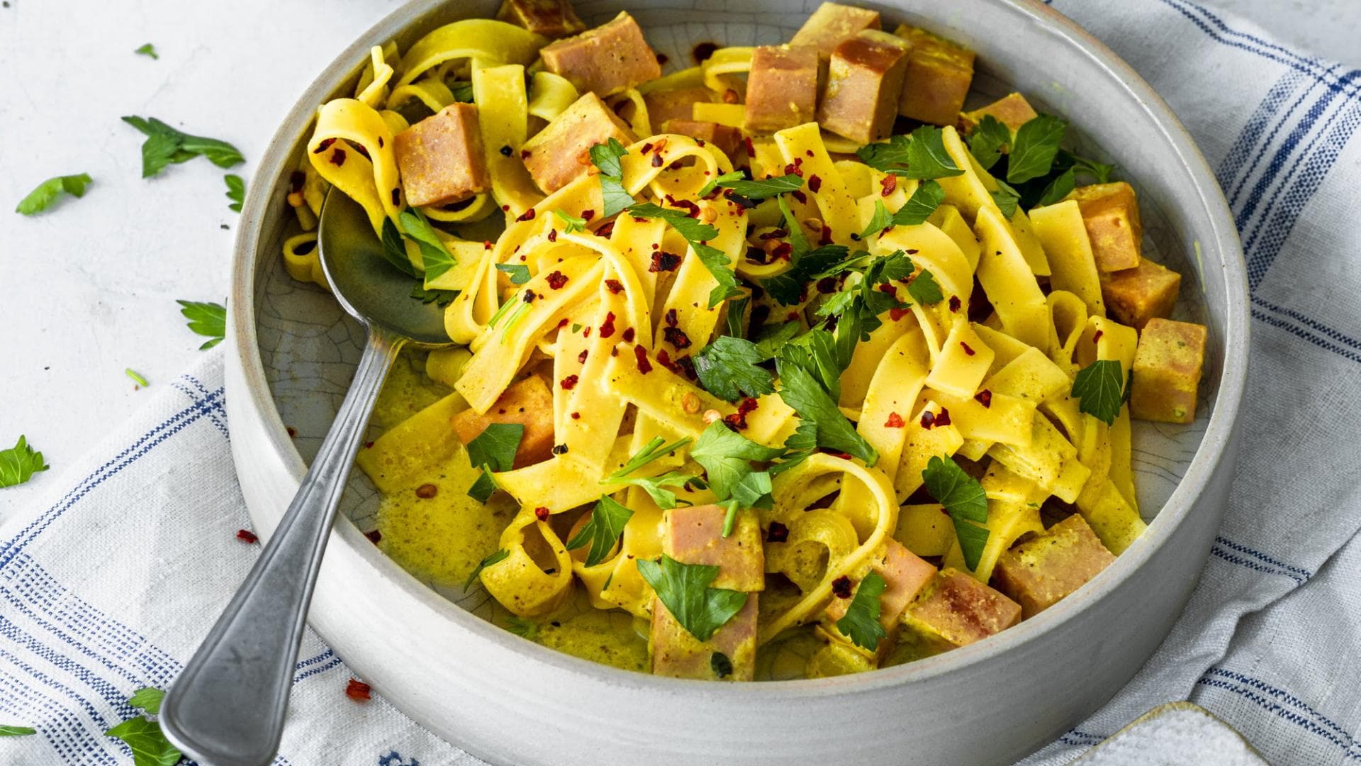 Bayerisches Curry mit Leberkäse