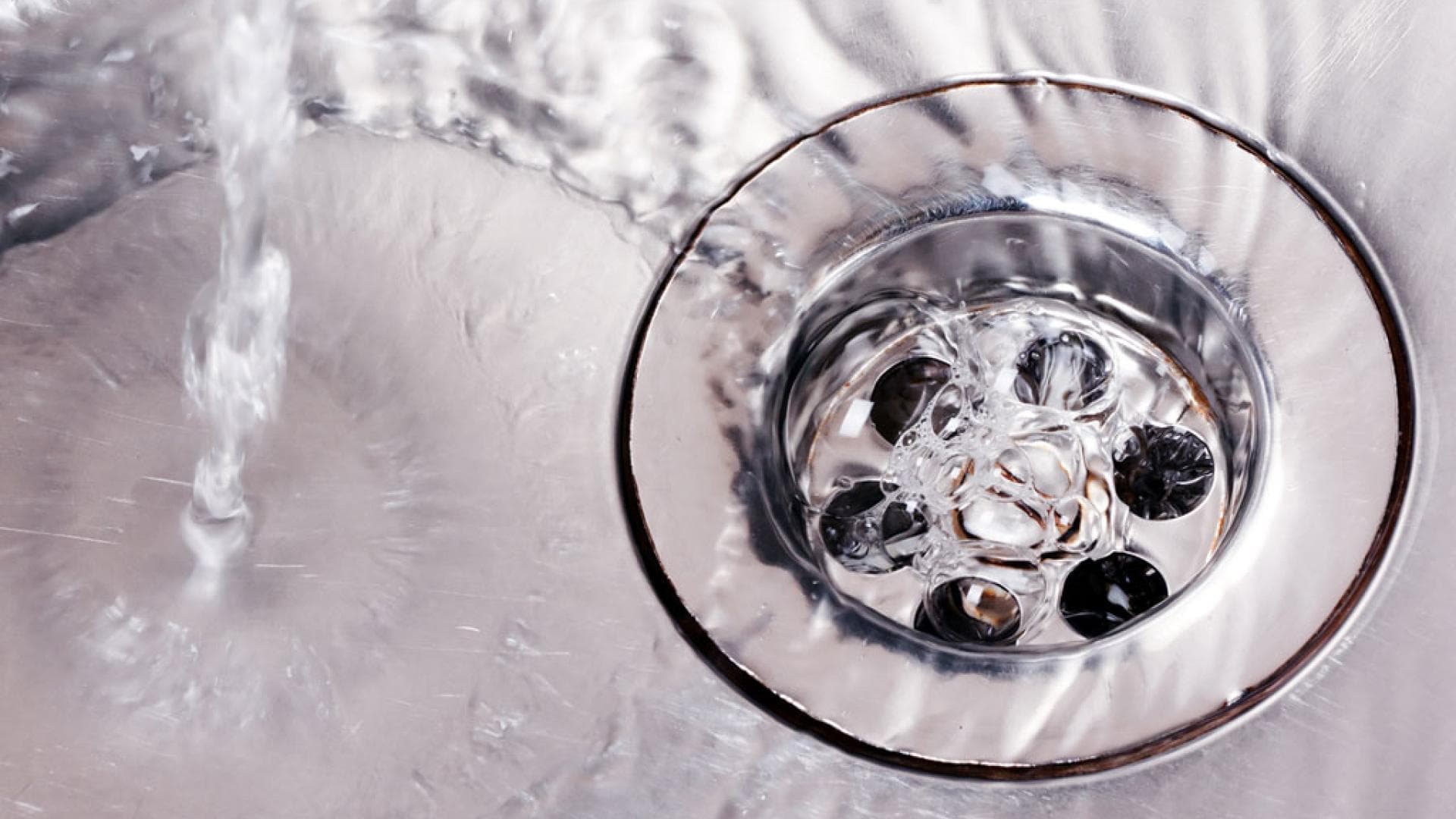 Ein mit Hausmitteln gereinigter Abfluss