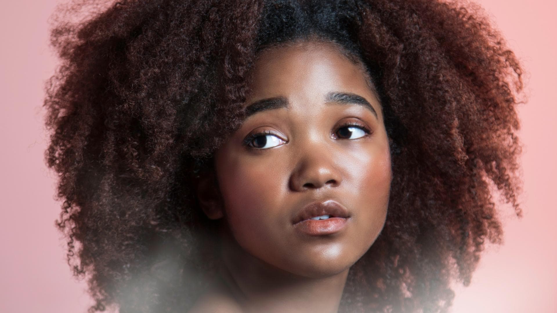 Frau mit rundem Gesicht