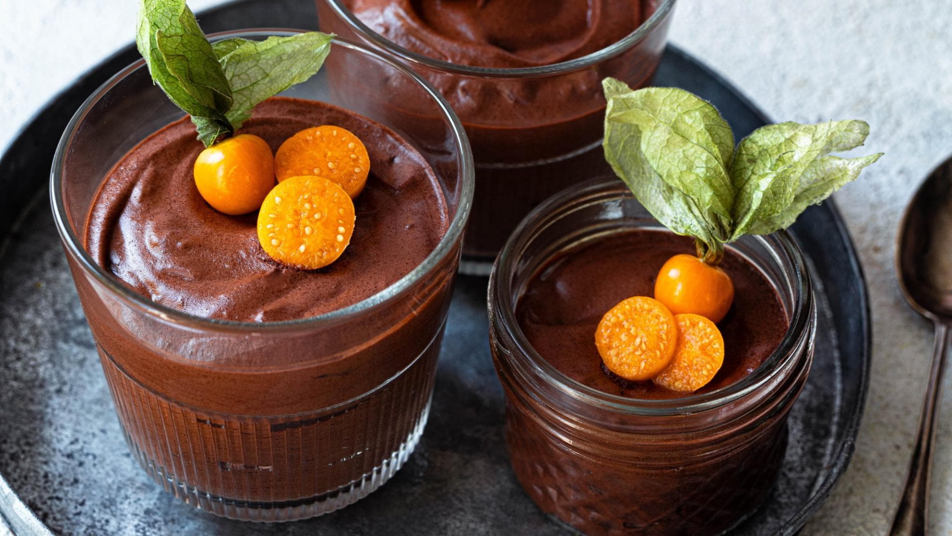 Schokomousse mit Physalis Schokomousse mit Physalis