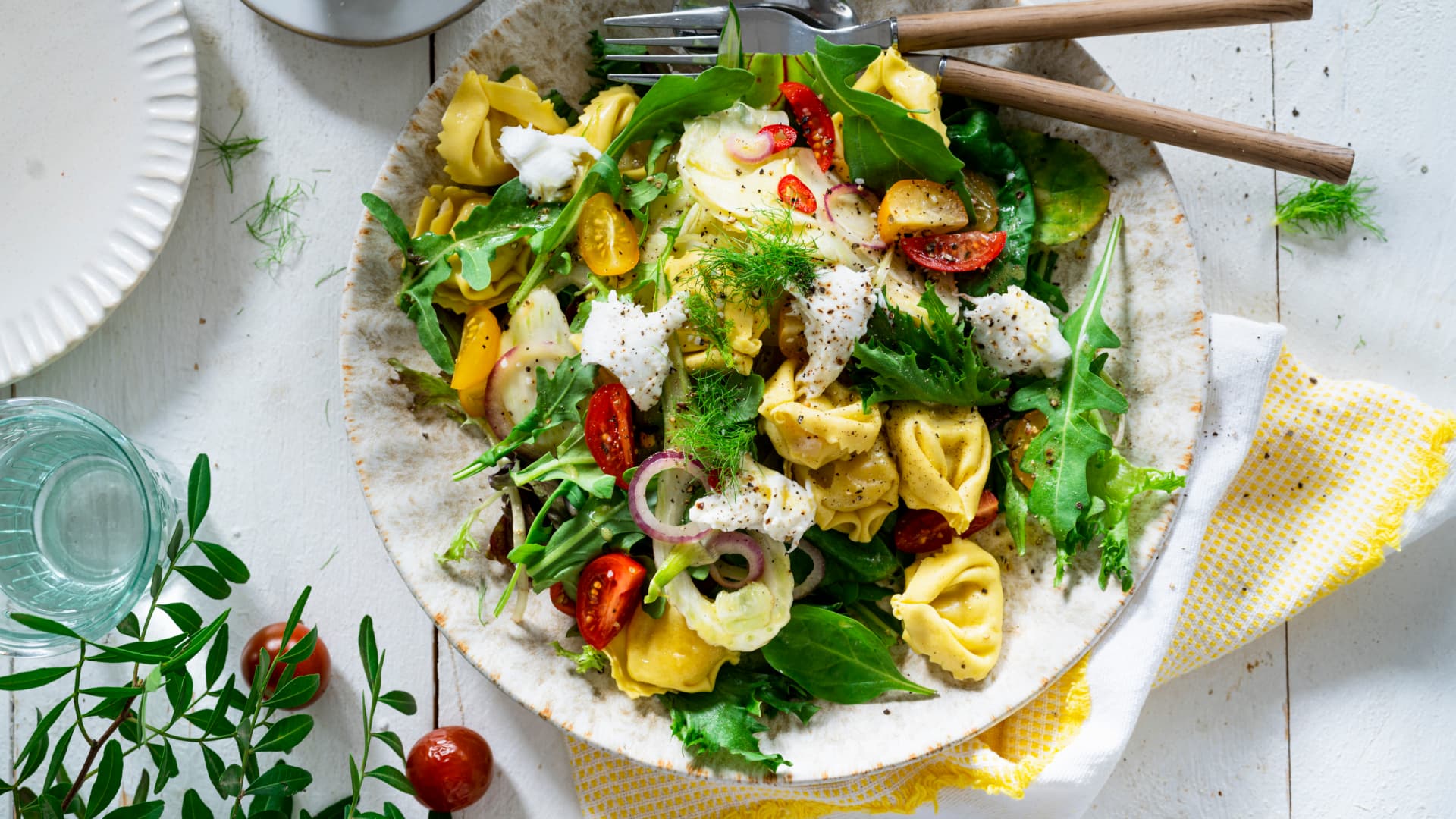 Tortellini-Salat mit Mozzarella