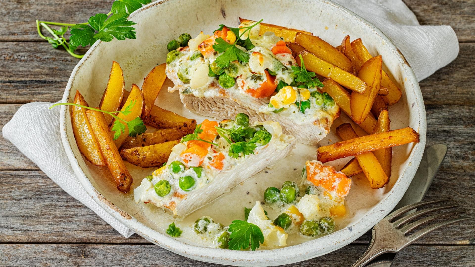 Überbackenes Schnitzel mit Leipziger Allerlei 