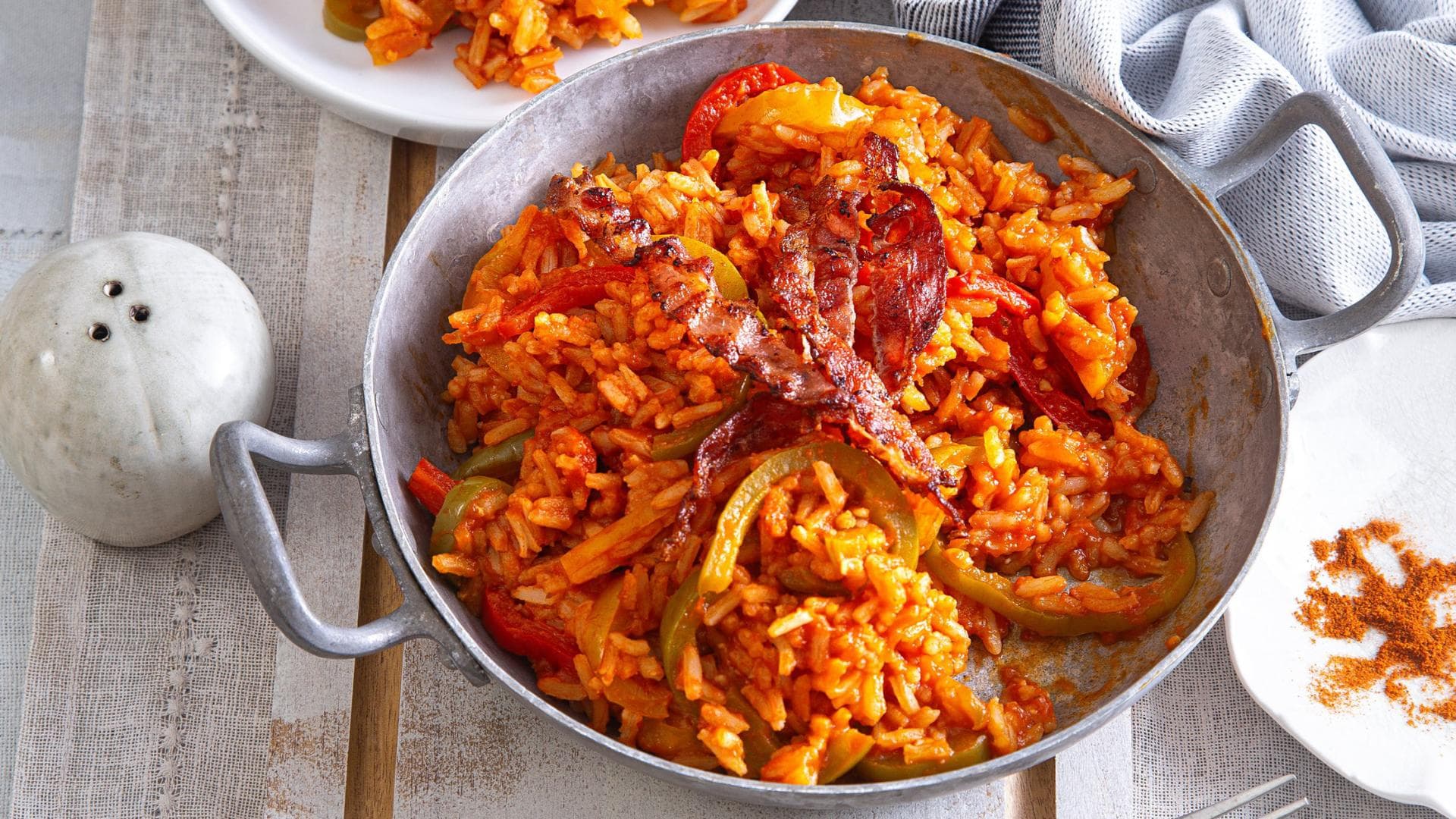 Djuvec Reis mit Bacon