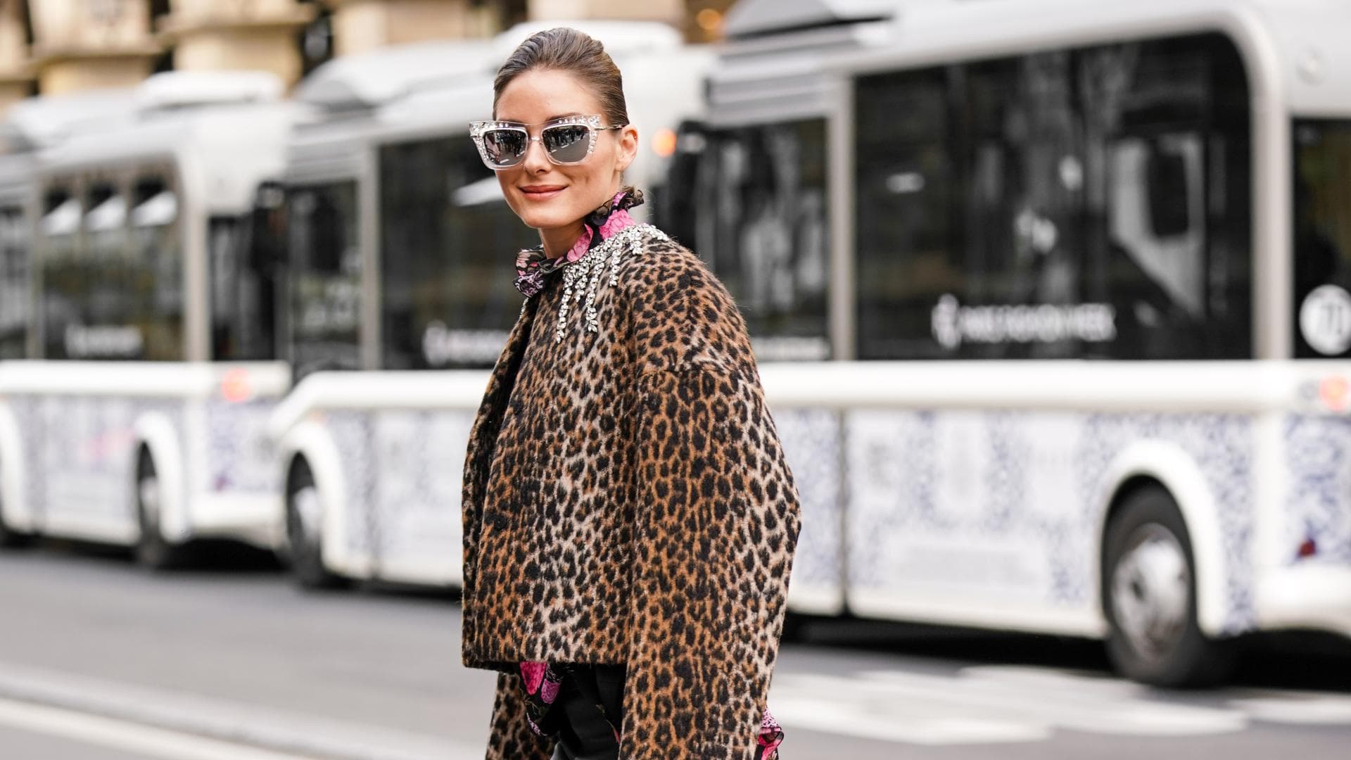Olivia Palermo trägt Leojacke