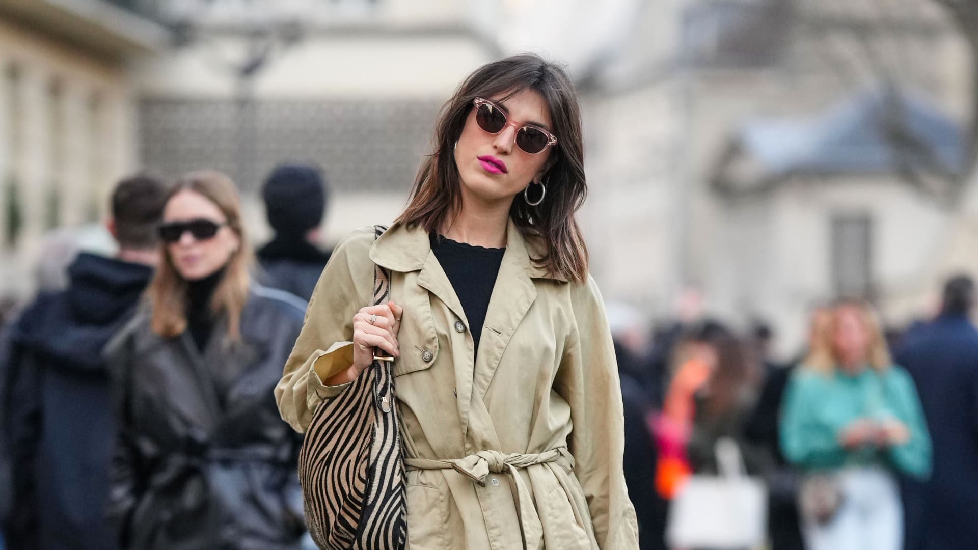 Jeanne Damas mit Cami Cut