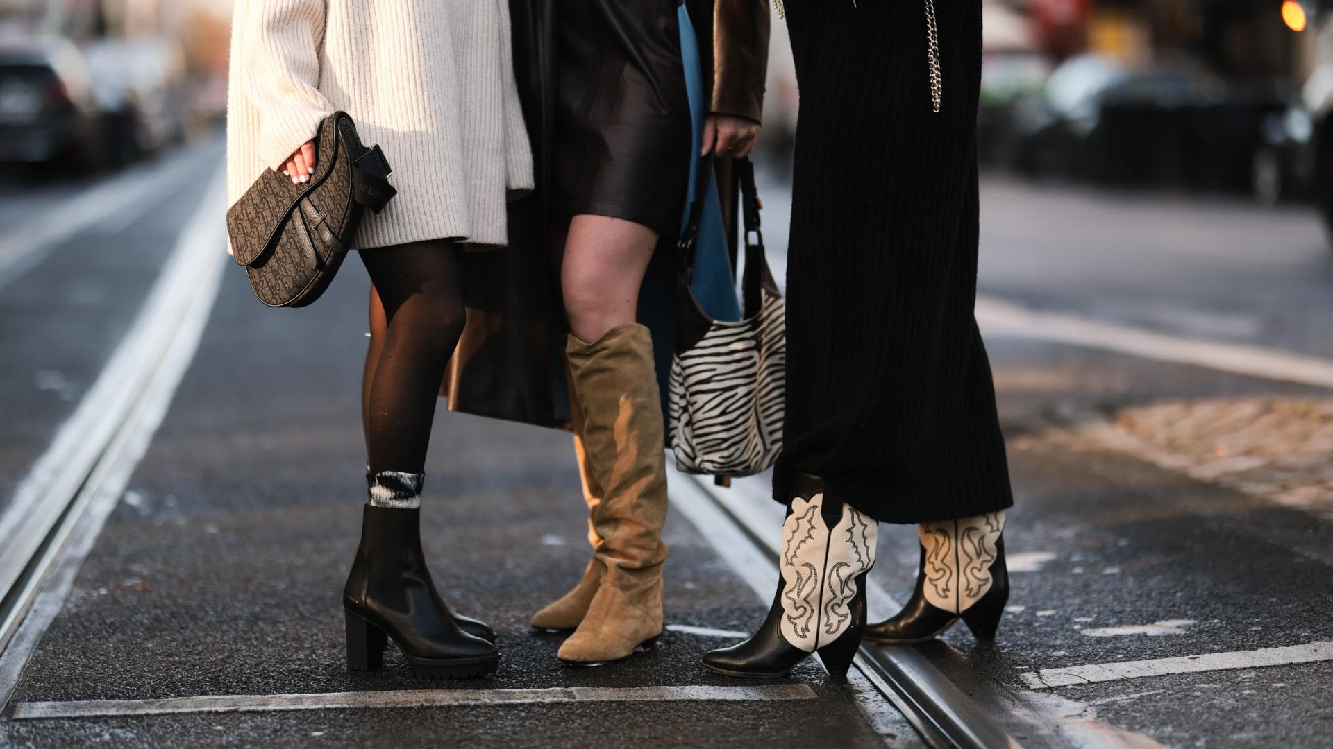 Welche Stiefel passen am besten zu Kleidern?