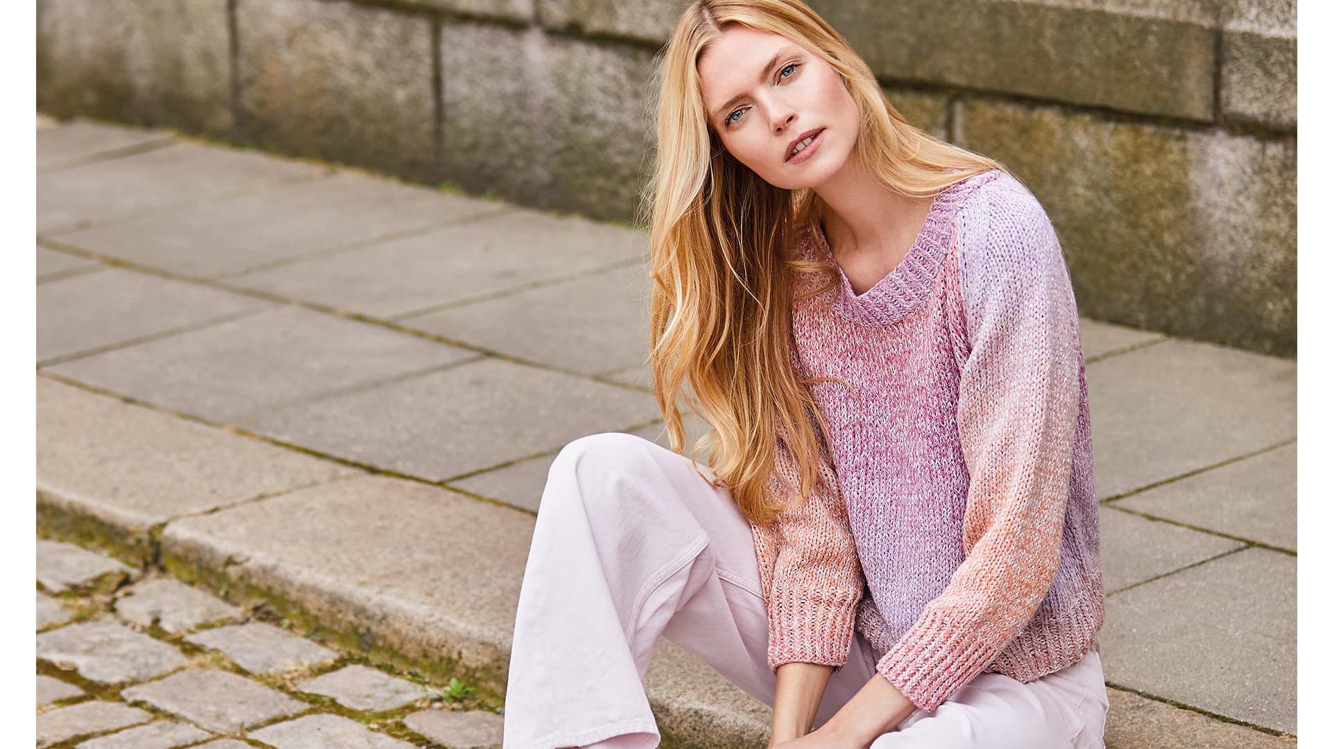 Stricken mit Farbverlaufsgarn - Kostenlose Anleitung für den Raglanpullover von Lana Grossa