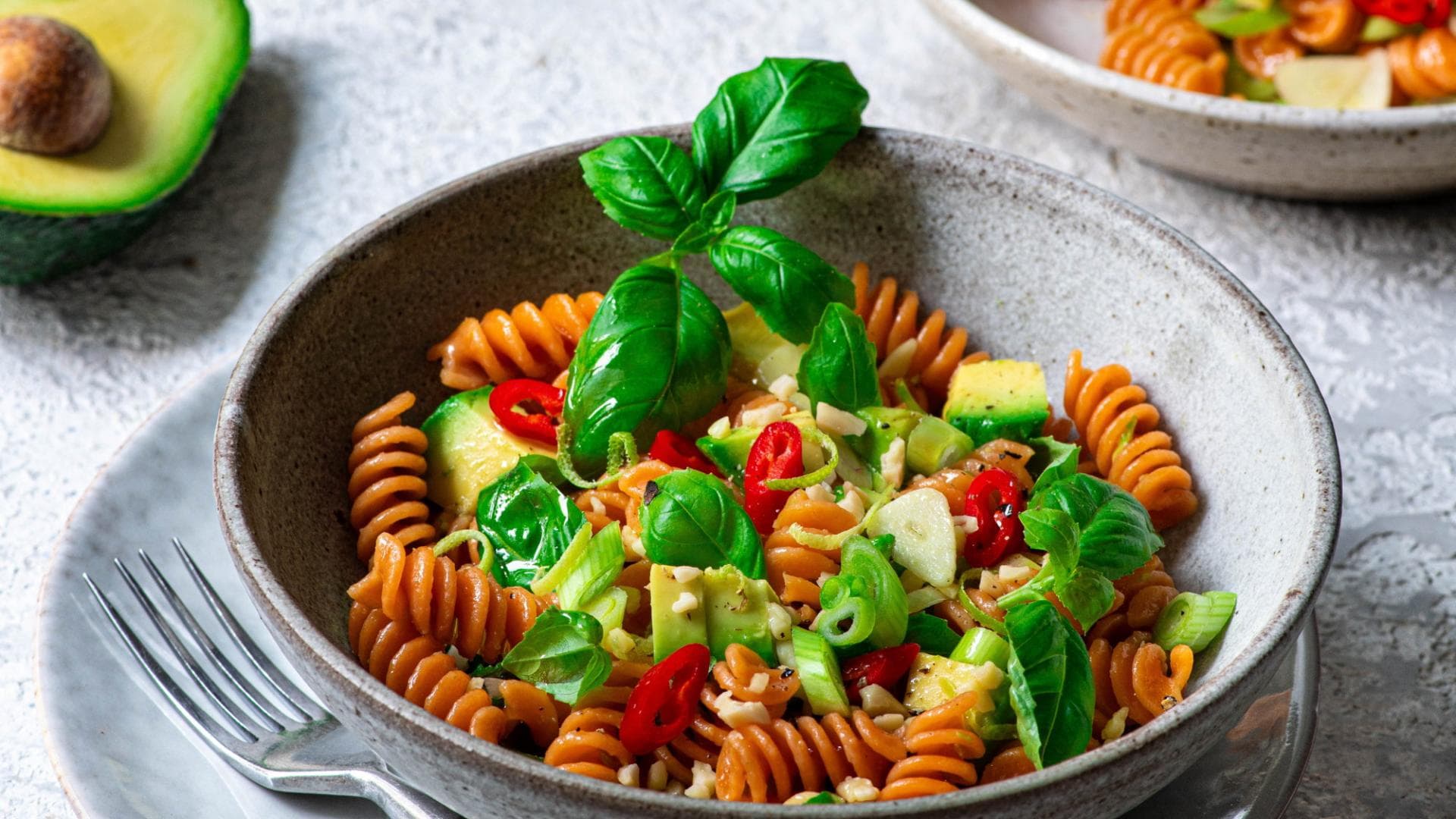 Linsennudeln mit Avocado 