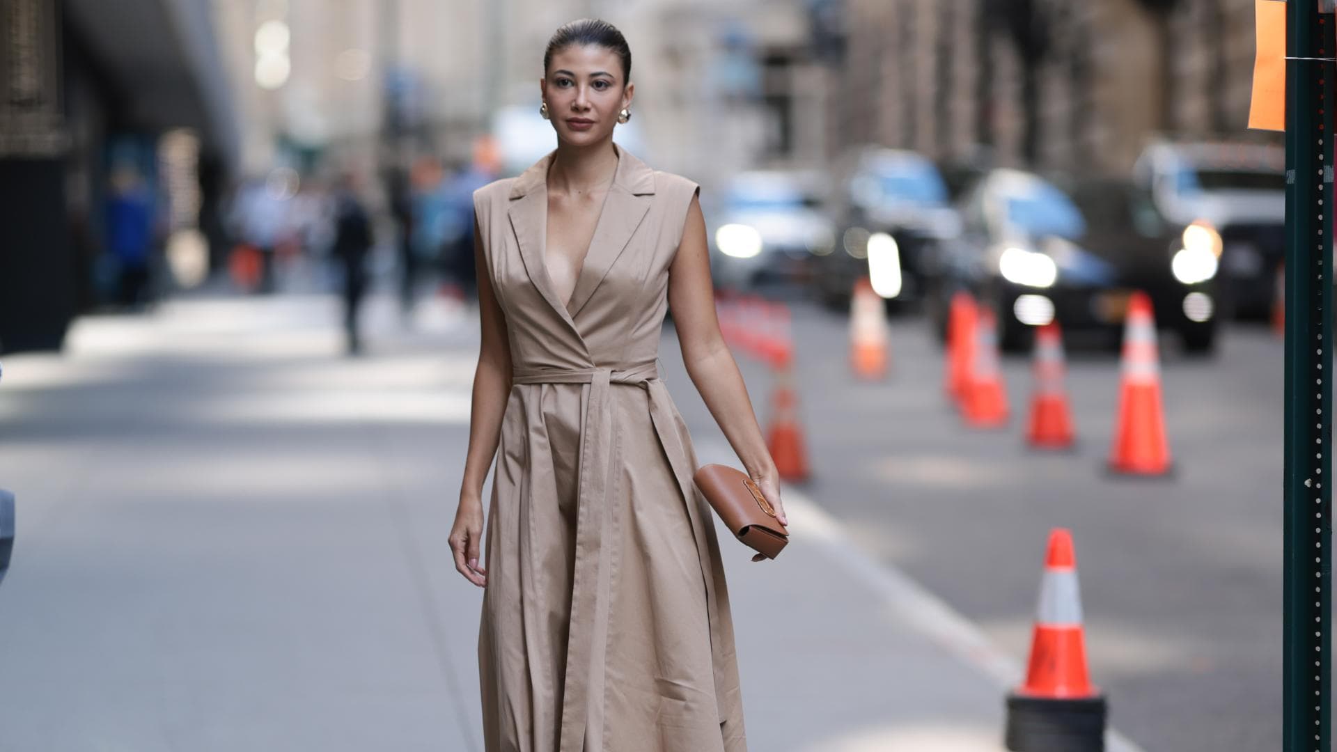 Elegantes Wickelkleid Streetstyle 