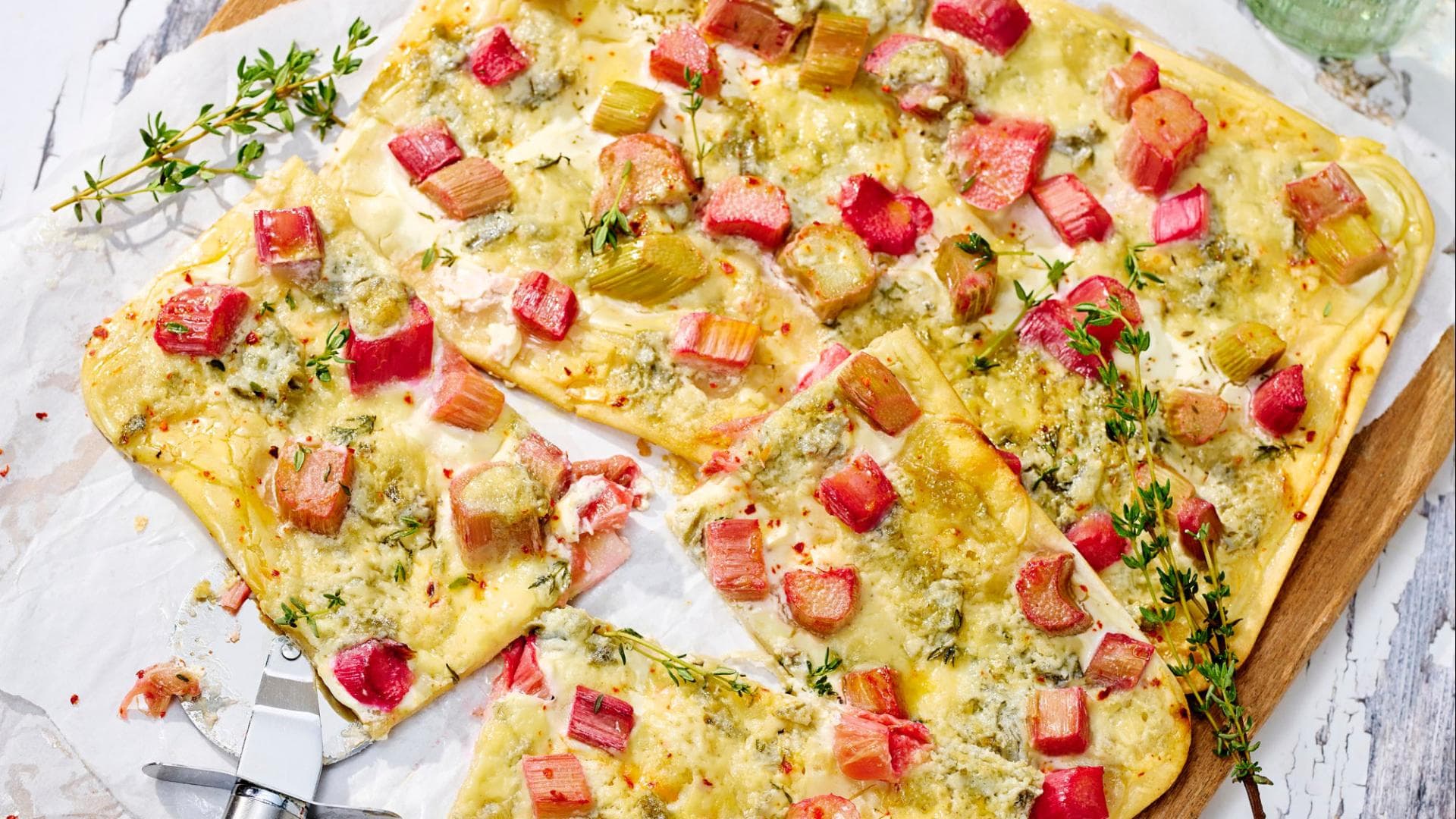 Flammkuchen mit Rhabarber 