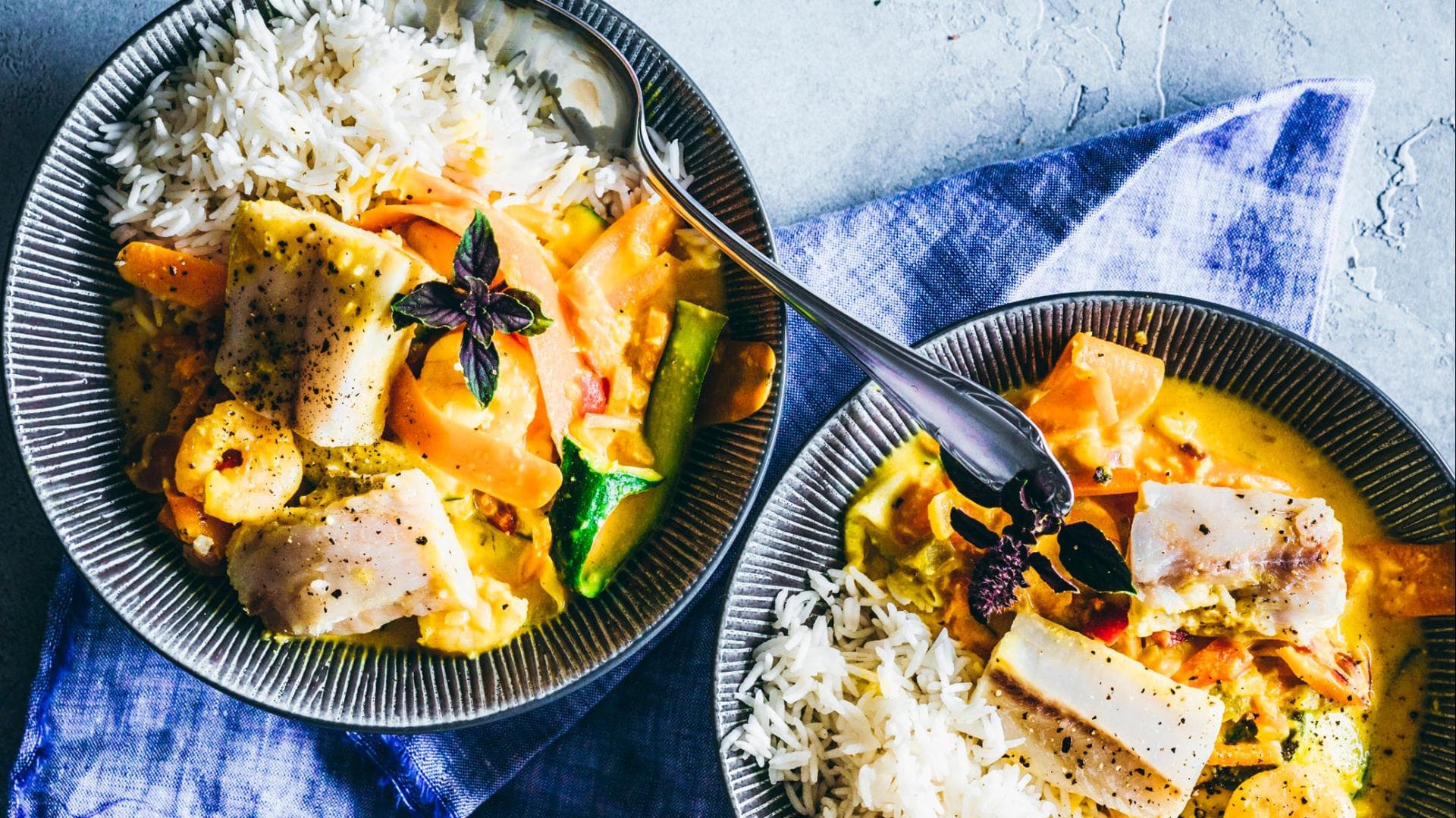 Seelachs und Garnelen in Currysauce 