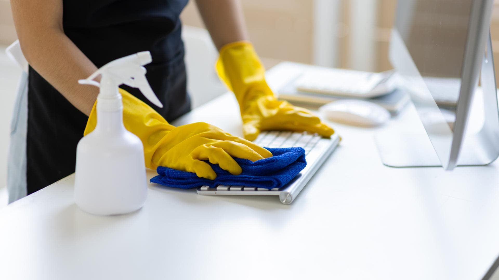 Vergilbtes Plastik reinigen 