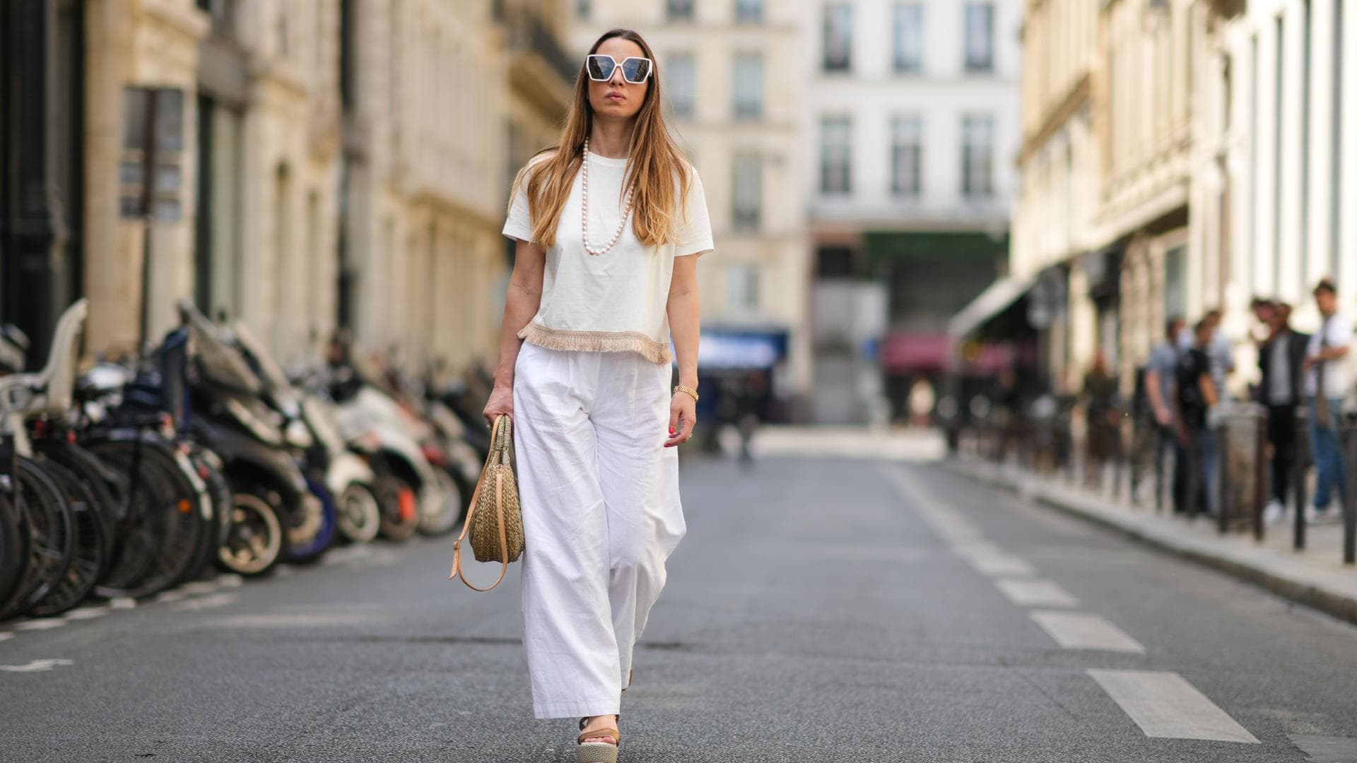 Weiße Palazzo-Hose Streetstyle 