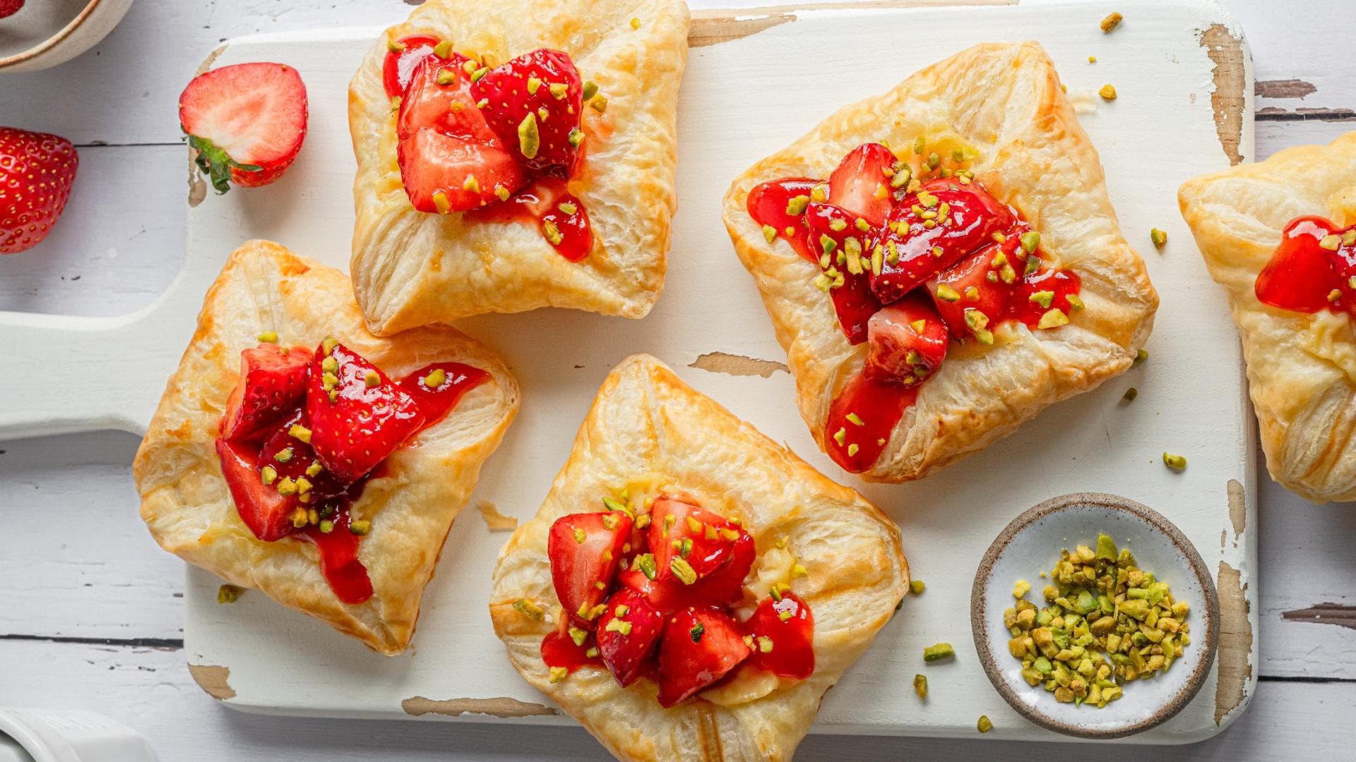 Puddingteilchen mit Erdbeeren
