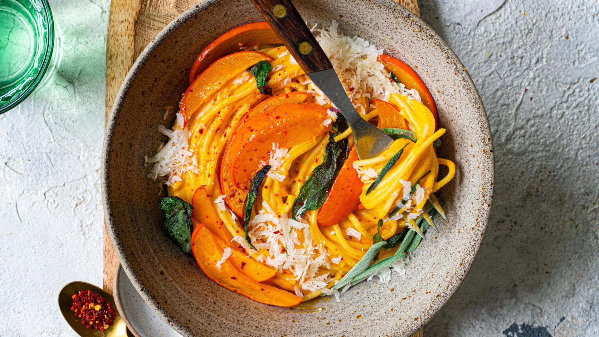 Kürbis-Pasta mit Salbei 